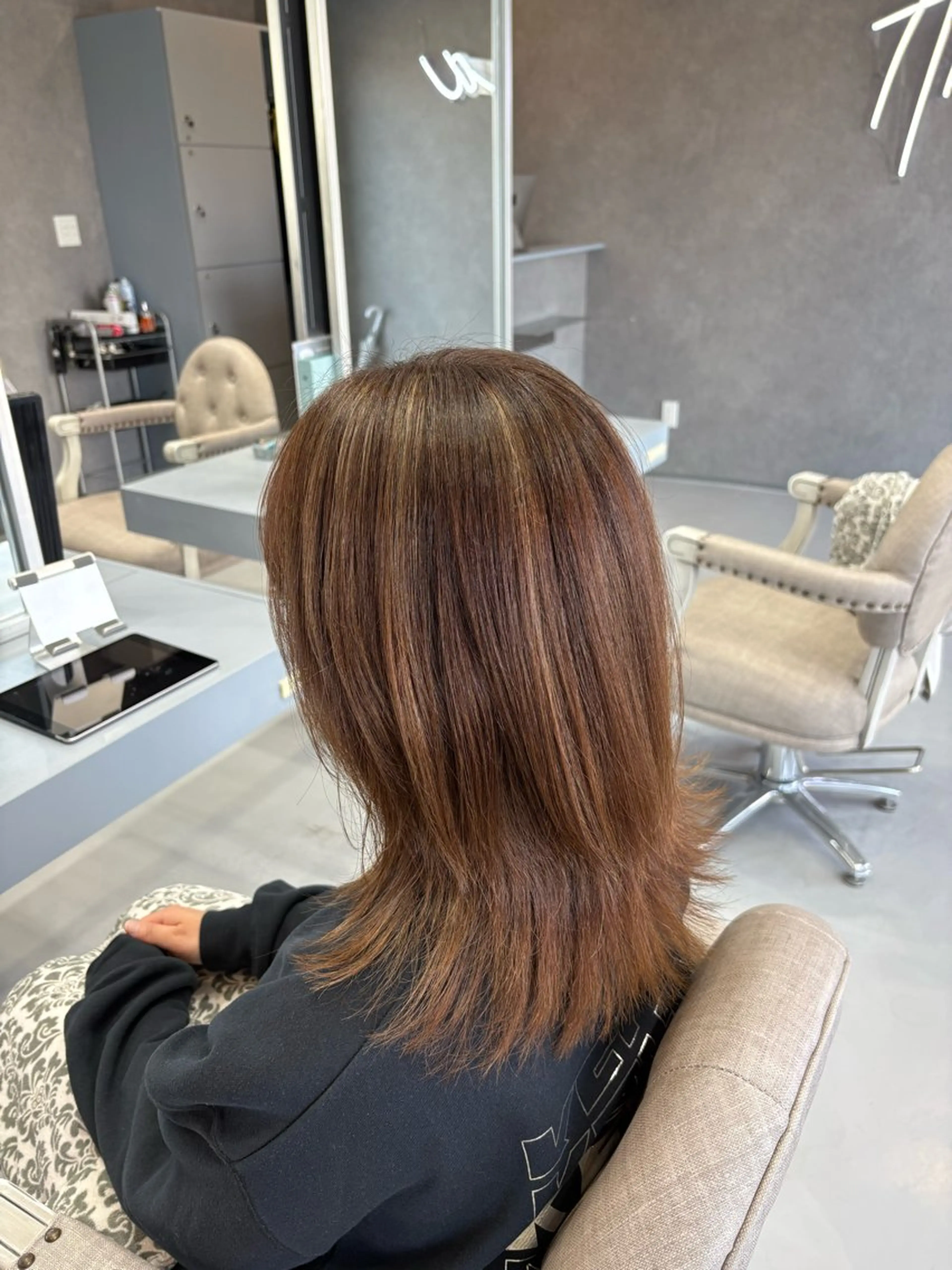 ミディアム カット ヘアカラー ARCANA イホリのヘアスタイル