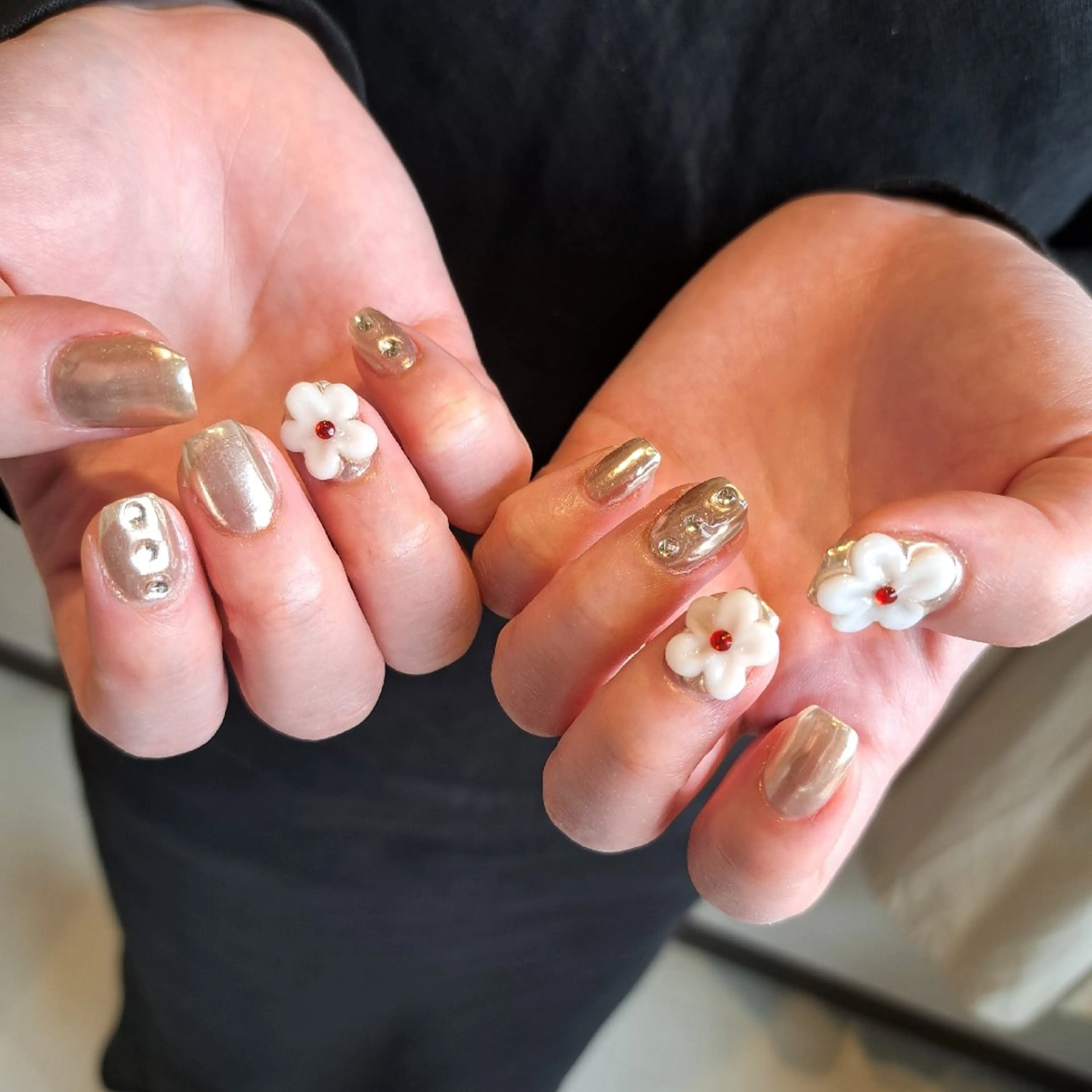 ネイル アートネイル ジェルネイル ミラーネイル 持ち込み ぷっくりネイル Nail mood デザイン持ち込みokのネイルデザイン