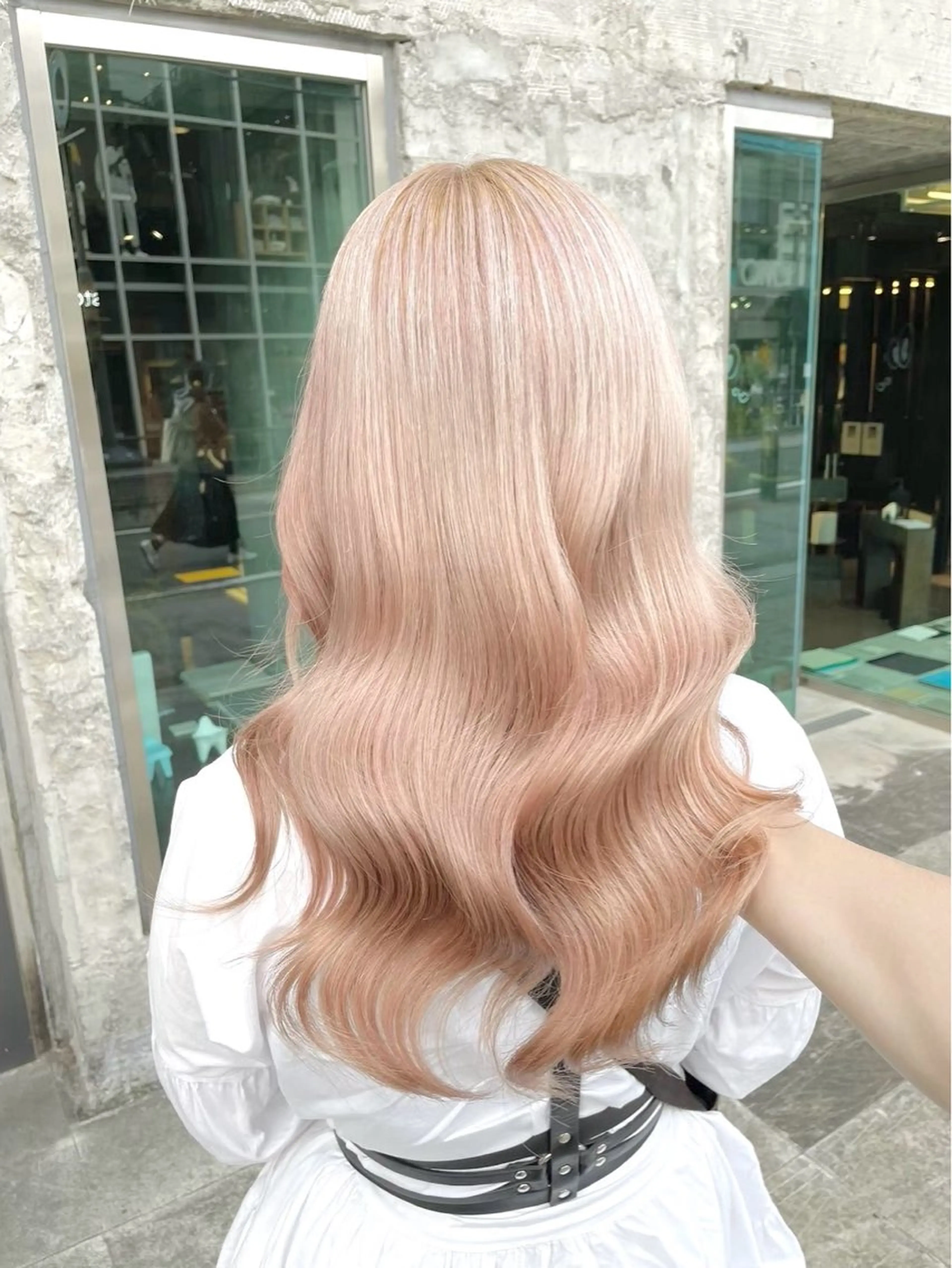 カラー 🦋ハイトーン×ア レンジ💫Leenaのヘアスタイル