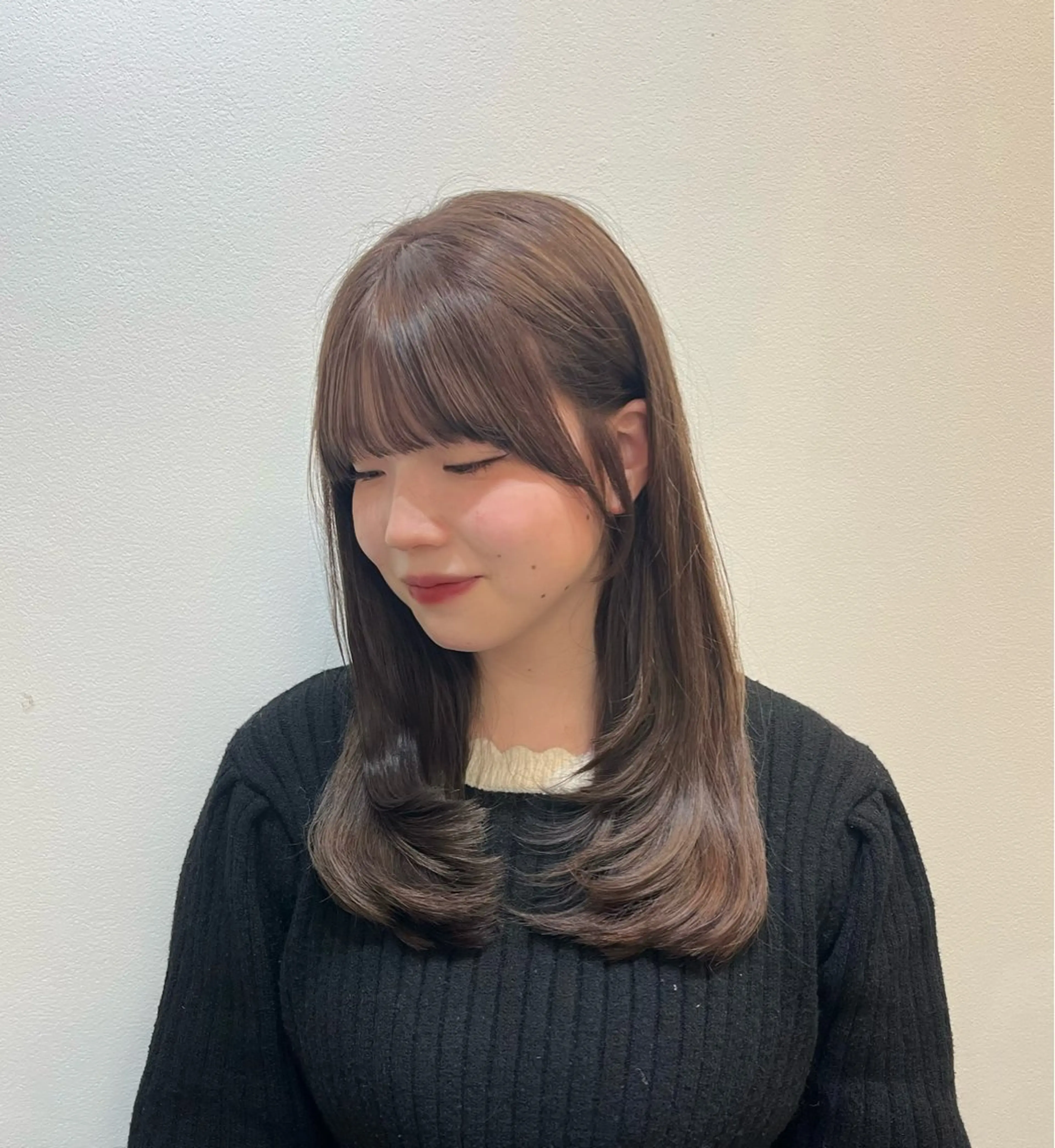 カラー 🎀韓国レイヤー/ 🫧暖色/暗髪カラーのヘアスタイル