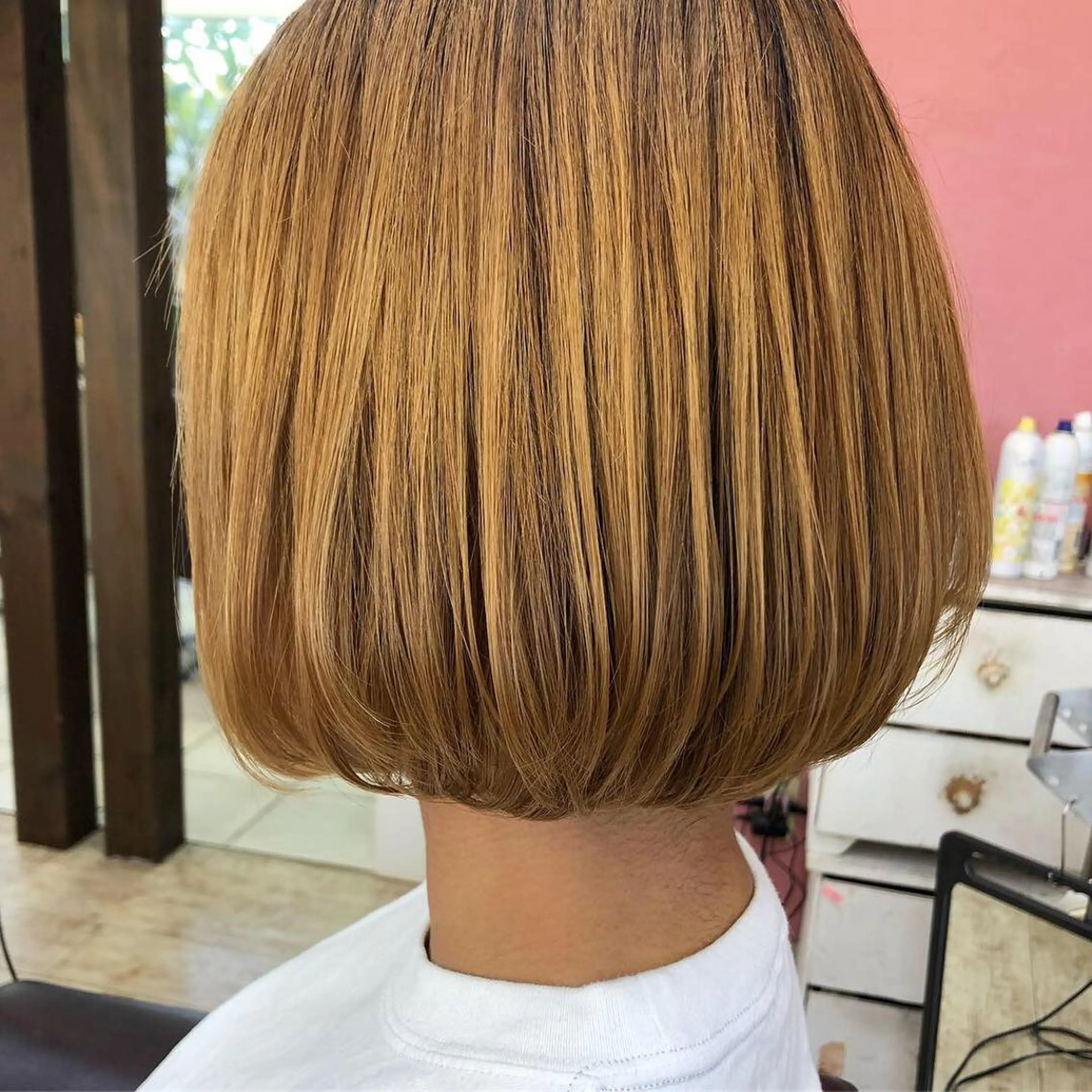 ショート カラー ハイトーンカラー ボブ コグチ ヒカルのヘアスタイル