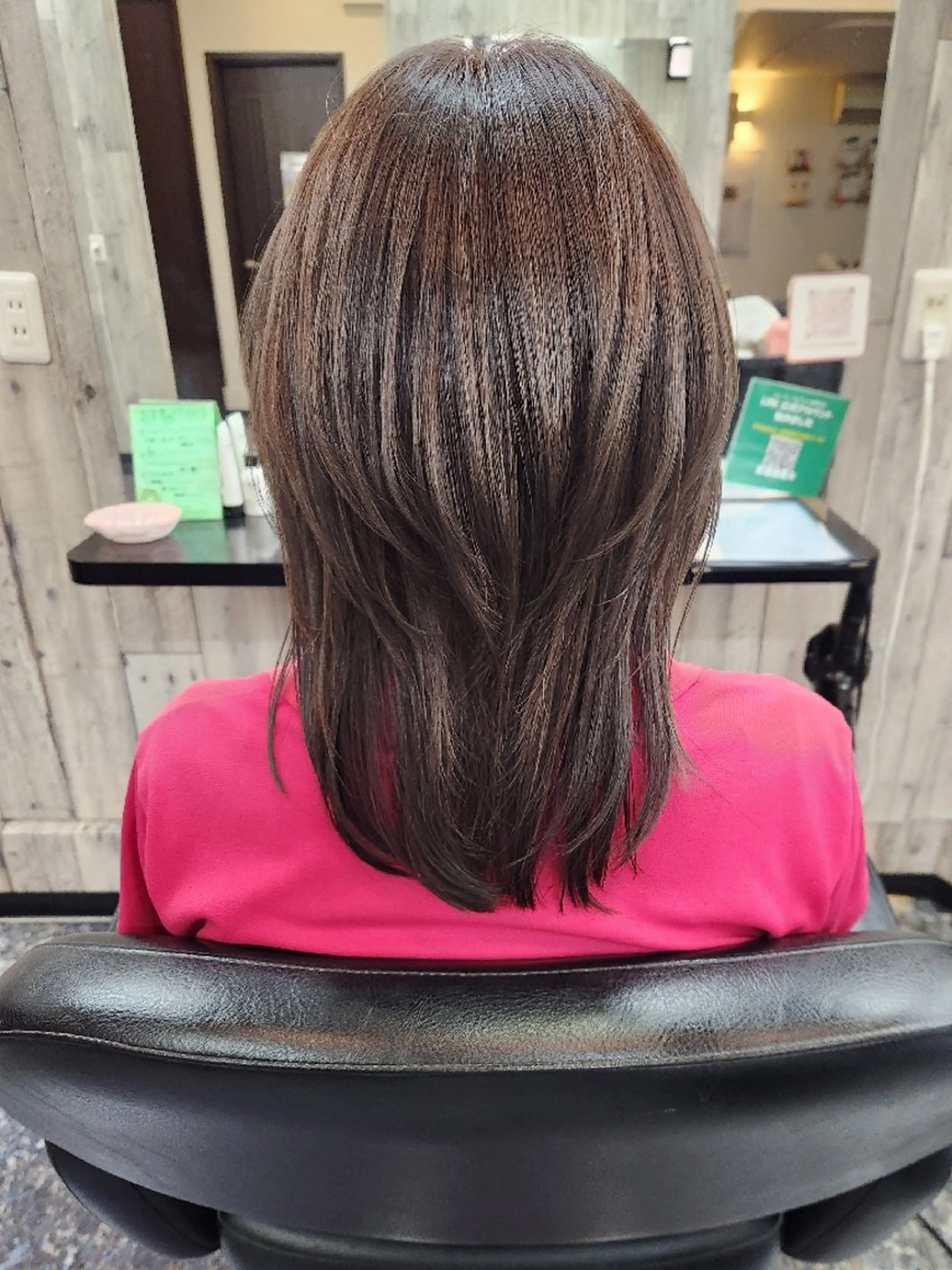 カラー セミロング ウルフカット カット ヘアカラー 岩瀬 未来のヘアスタイル