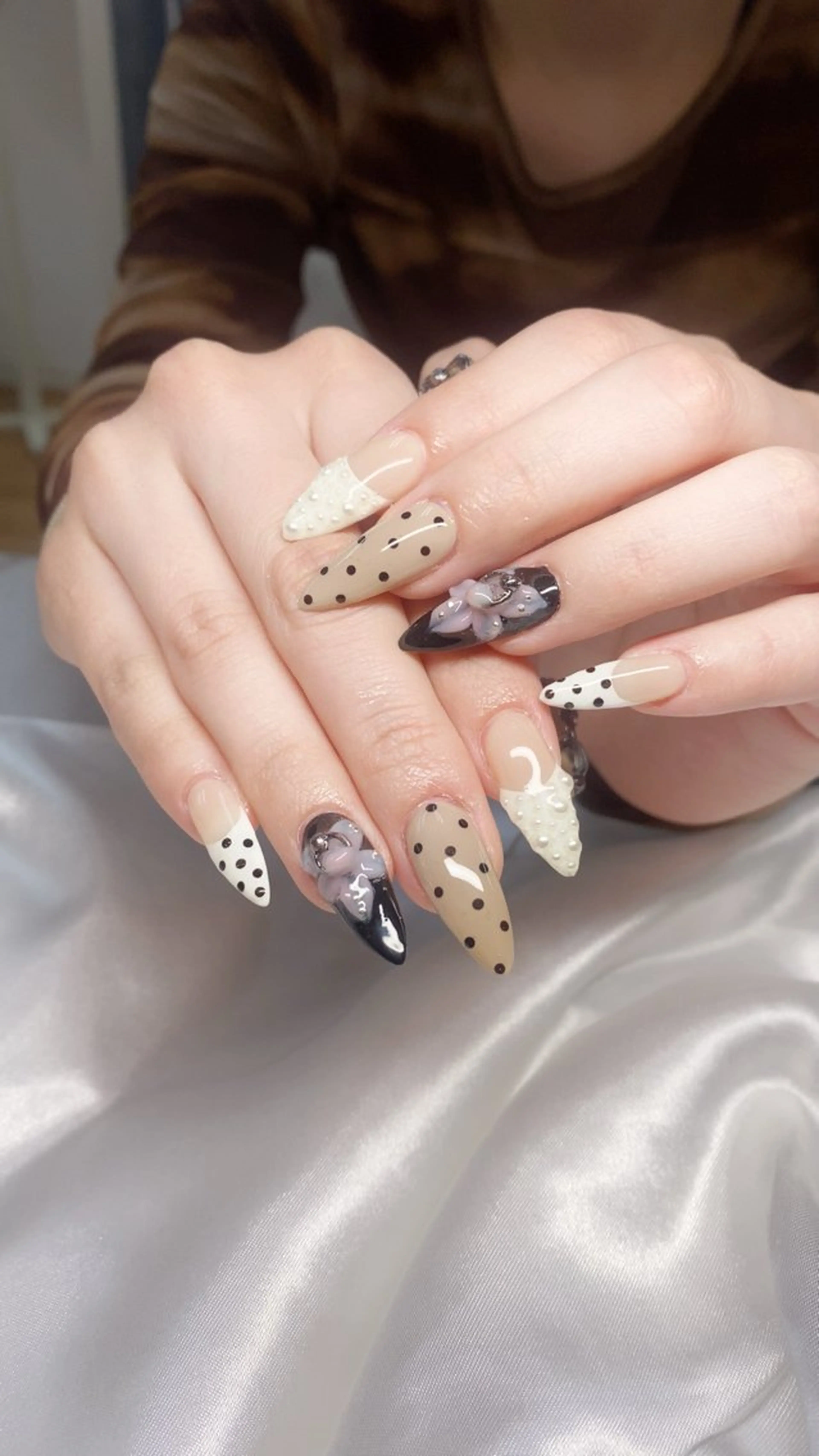 ネイル べっ甲ネイル チークネイル フラッシュネイル フレンチネイル グラデーション ハンドネイル ハンドケア Rena_Rei Nailsのネイルデザイン