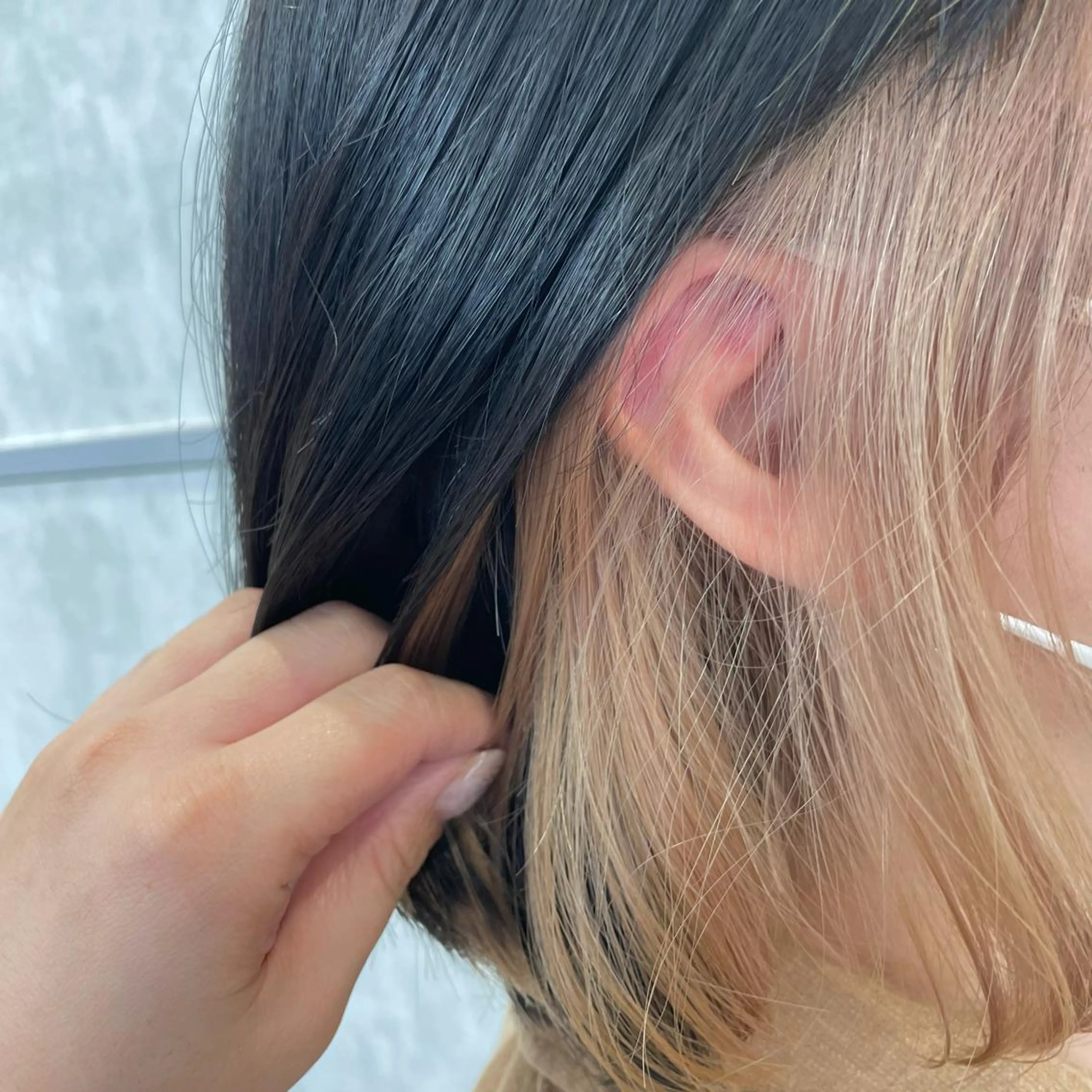 ショート カラー ヘアアレンジ ベージュカラー 仲間 菜々世のヘアスタイル