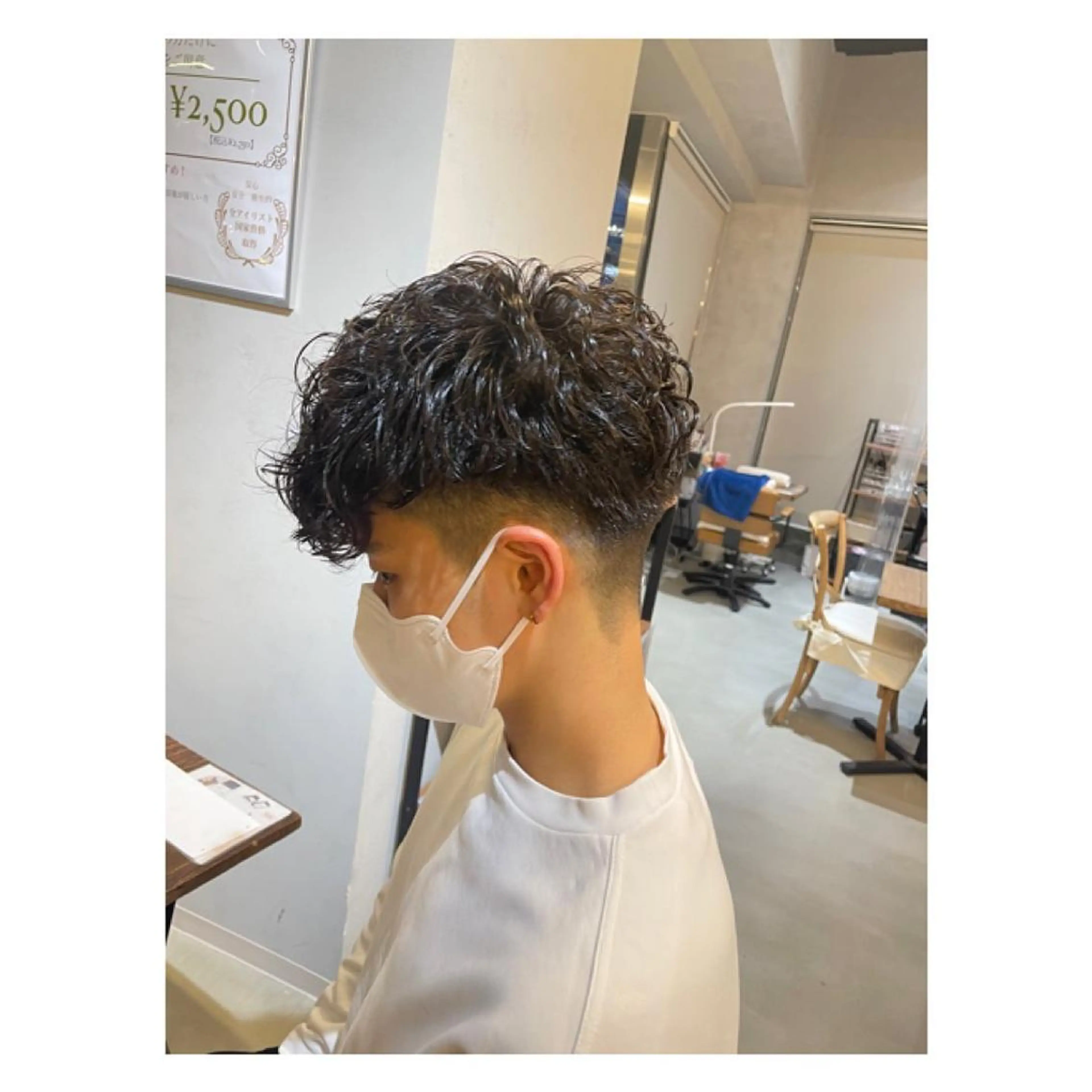 セミロング メンズ スペインカール 外国人風カラー 縮毛矯正 トリートメント レイヤー・波巻き RYOSUKEのヘアスタイル