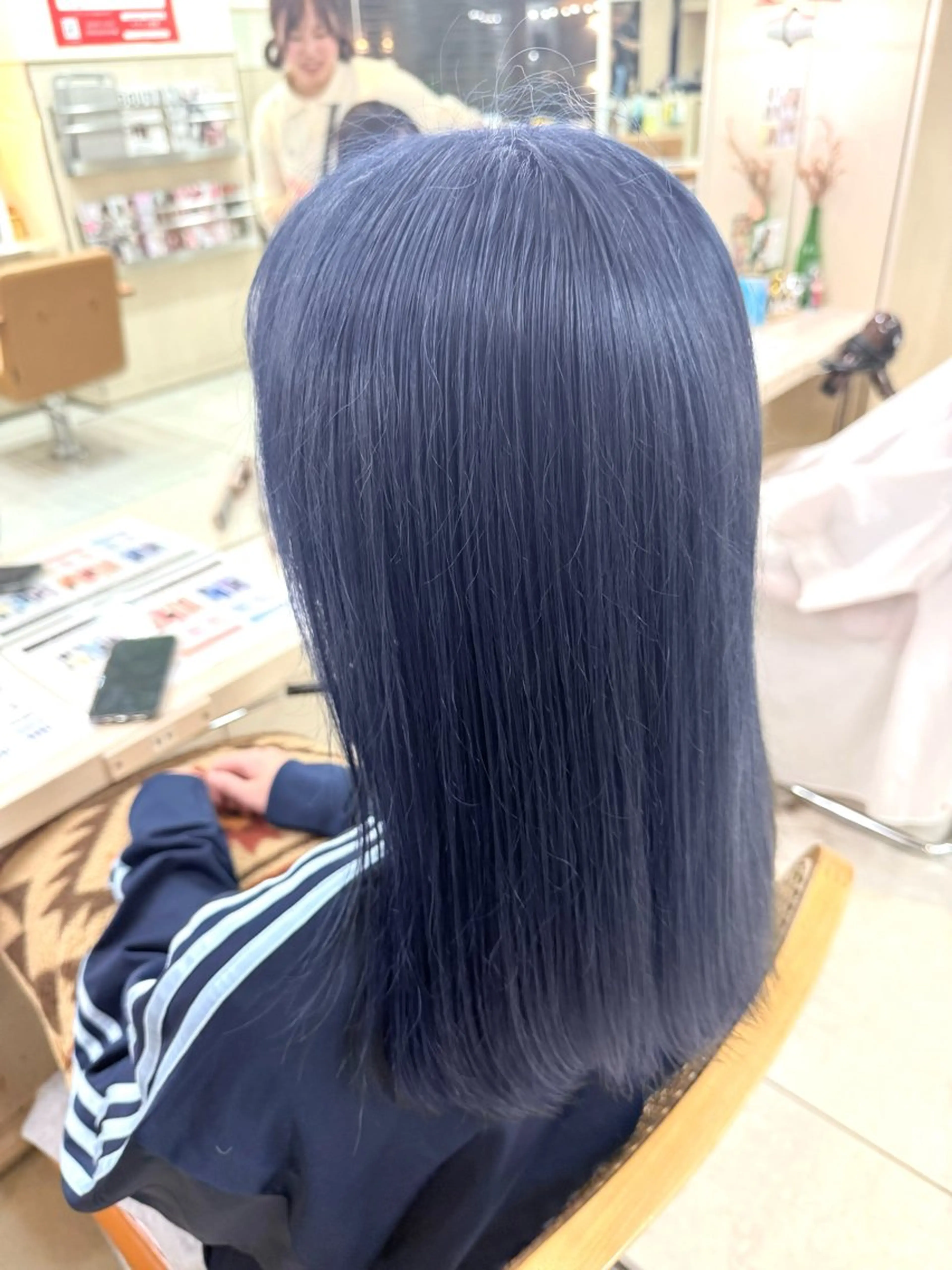 カラー 🎨ハイトーン レイヤーカットやまとのヘアスタイル