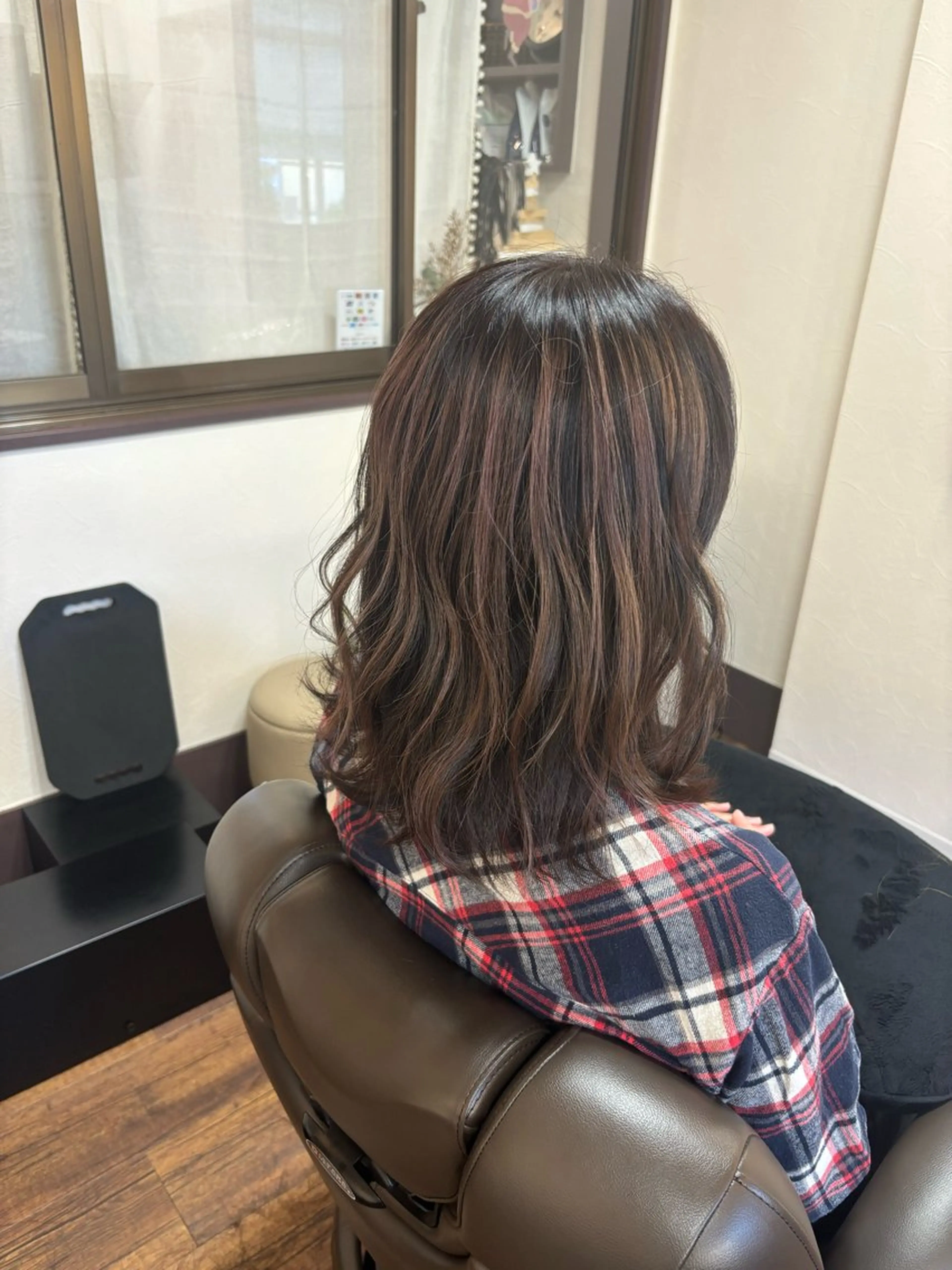 ミディアム 池岡 洋子のヘアスタイル