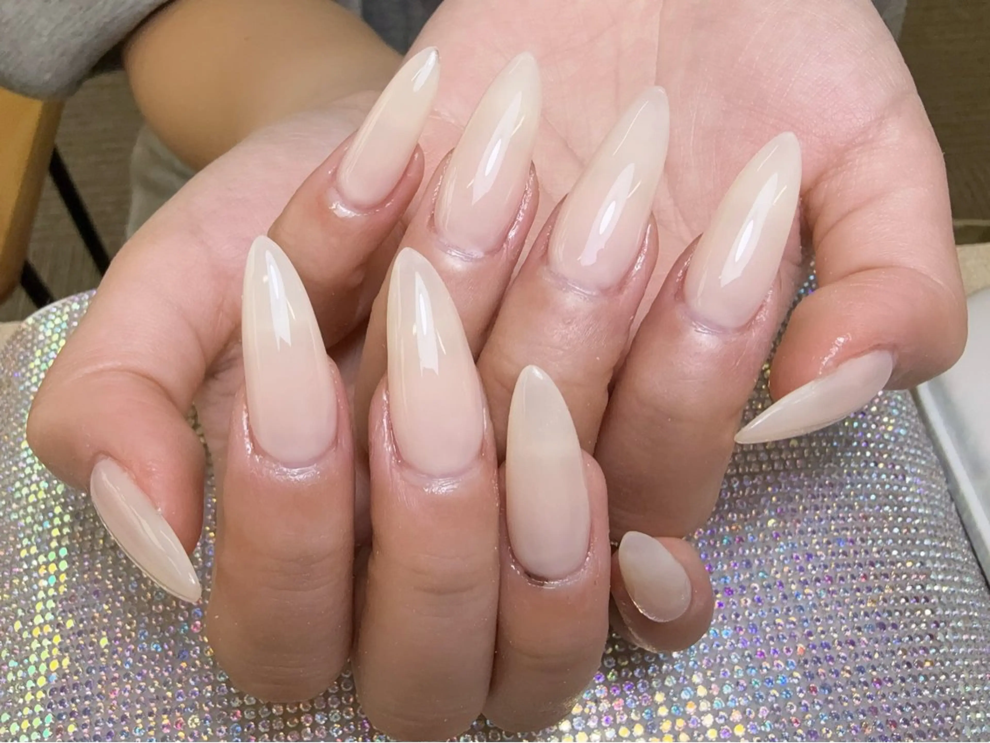 ネイル オーロラネイル チークネイル 長さ出し フットネイル フレンチネイル ハンドネイル ハンドケア Yu  Ki ネイルのネイルデザイン