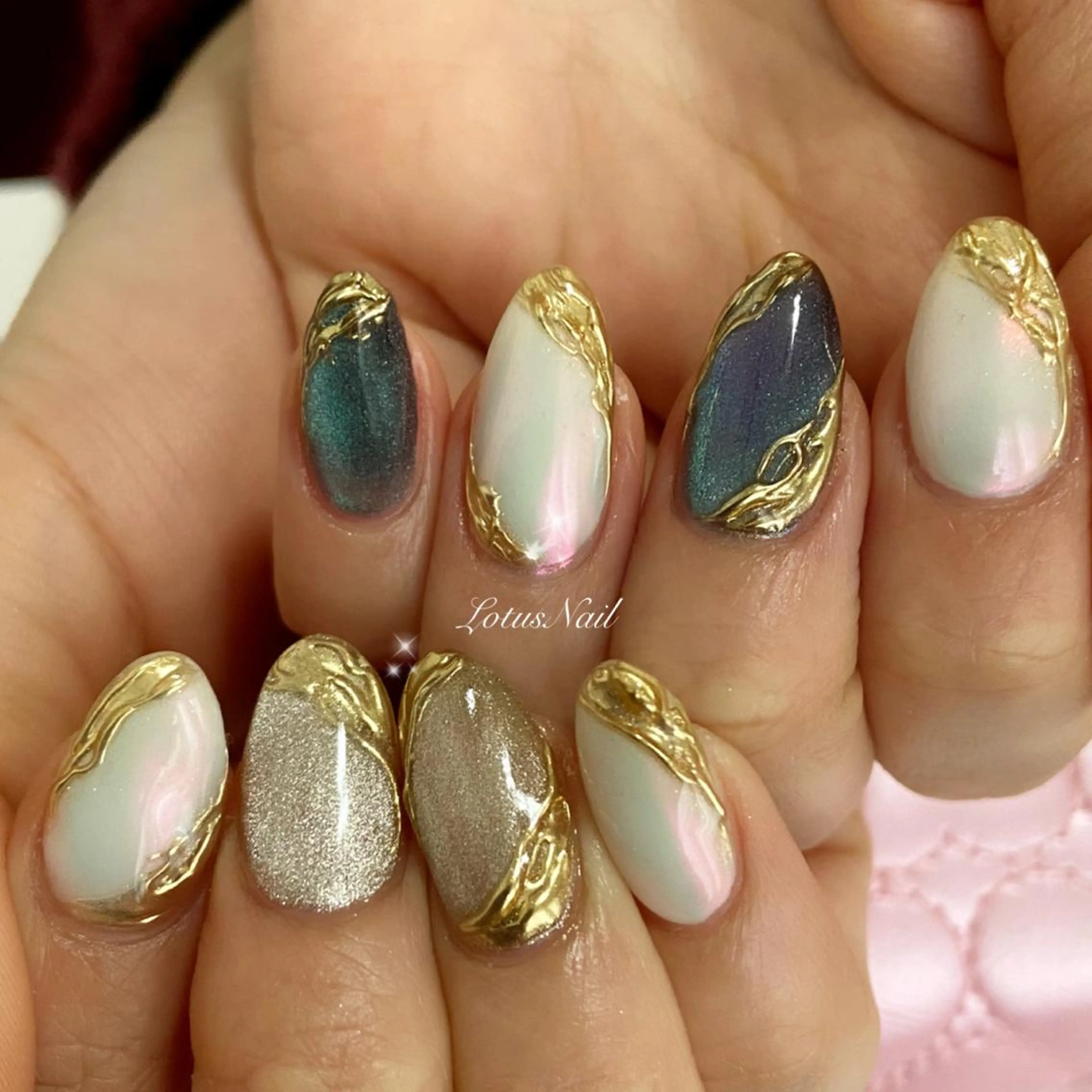 ネイル マグネットネイル ミラーネイル ニュアンスネイル Lotus Nailのネイルデザイン