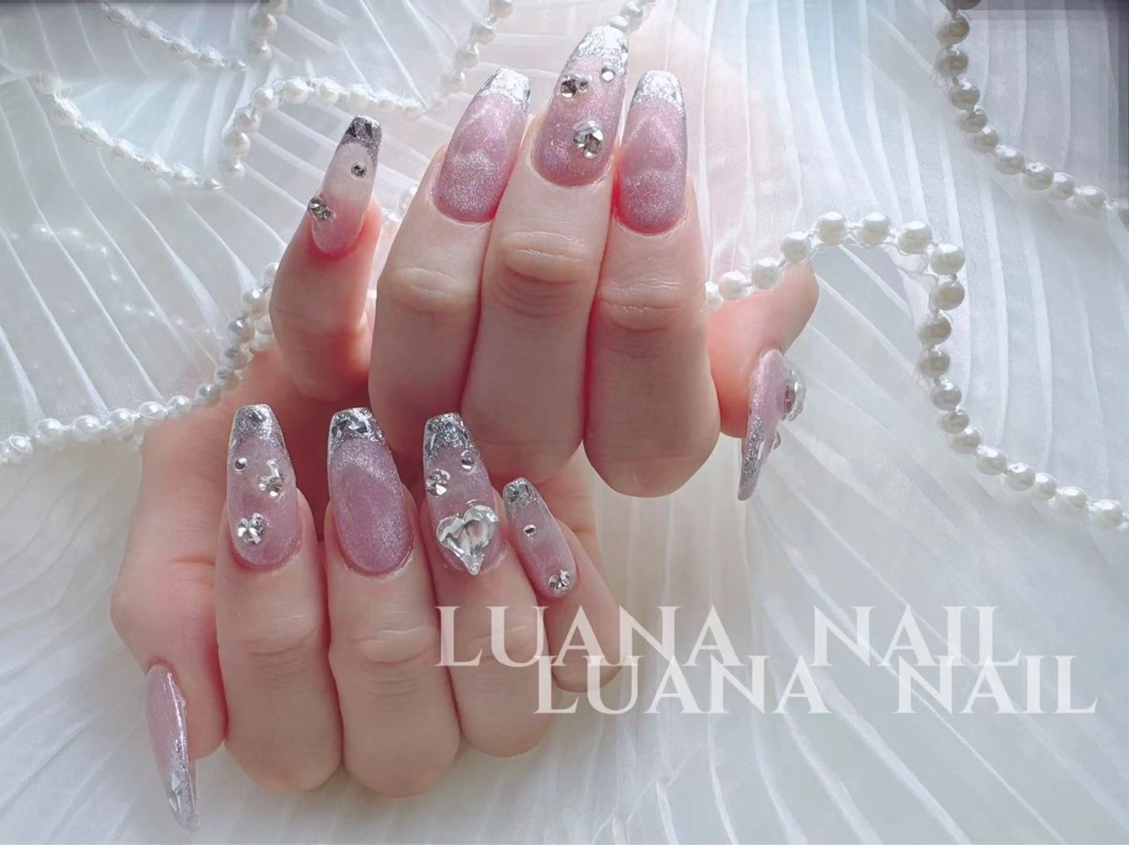 ネイル フラッシュネイル フレンチネイル 韓国ネイル ロングネイル マグネットネイル ハンドネイル ルアナネイル サロンのネイルデザイン