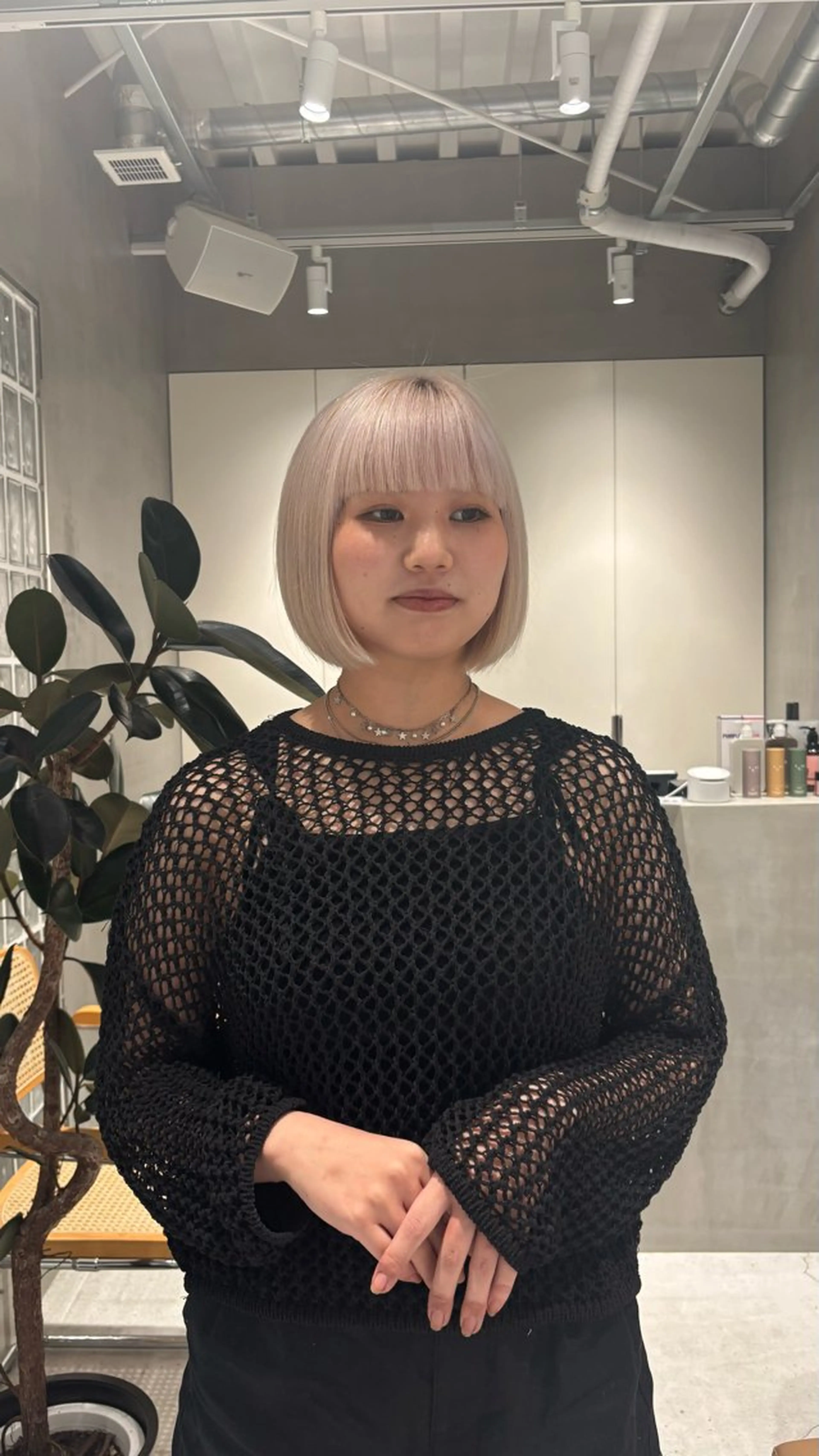 カラー 塔尾 真那のヘアスタイル