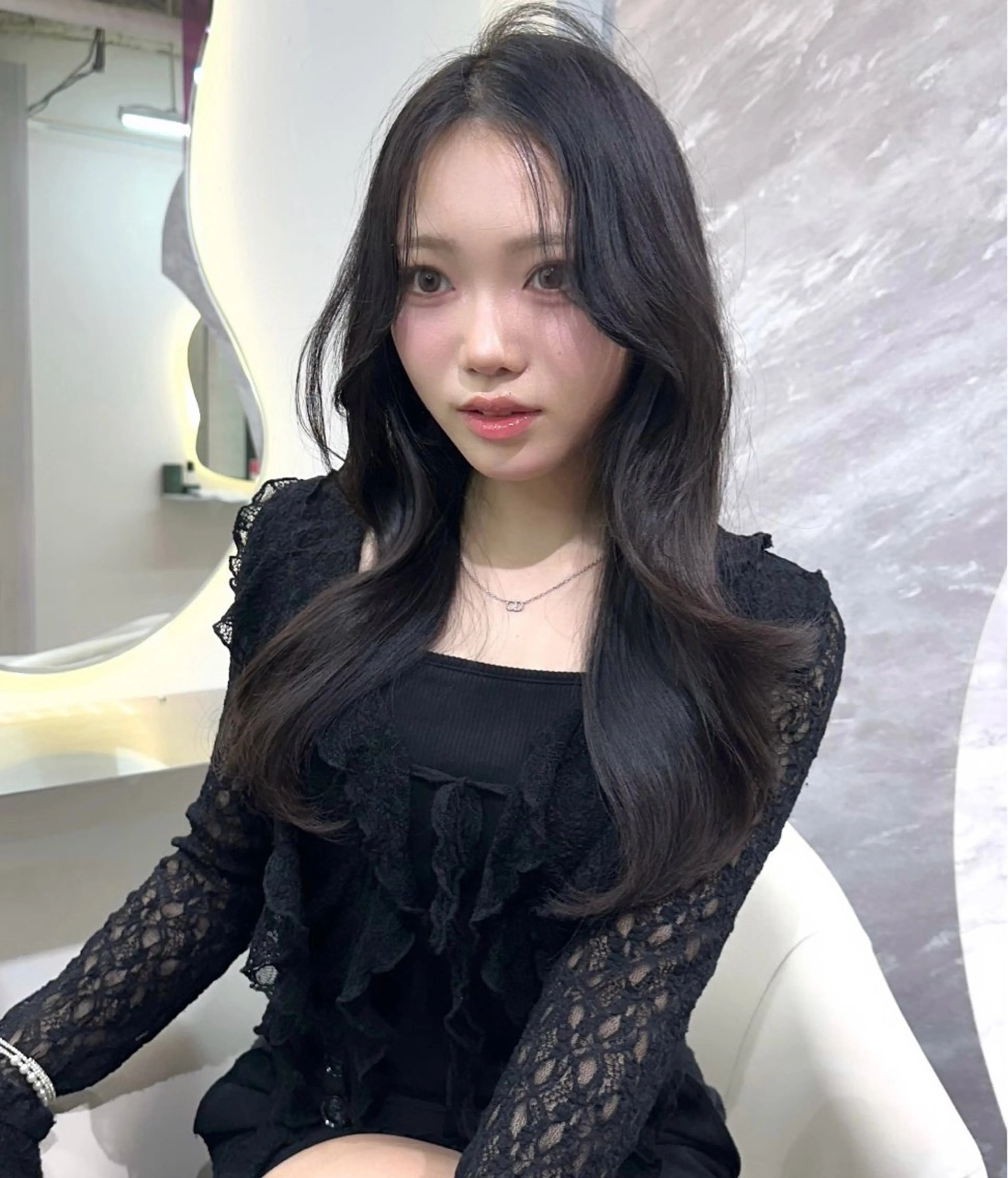 ロング カラー ヘアアレンジ ヘアカラー 🖤kana/艶髪/ 韓国風暗髪カラー🖤のヘアスタイル