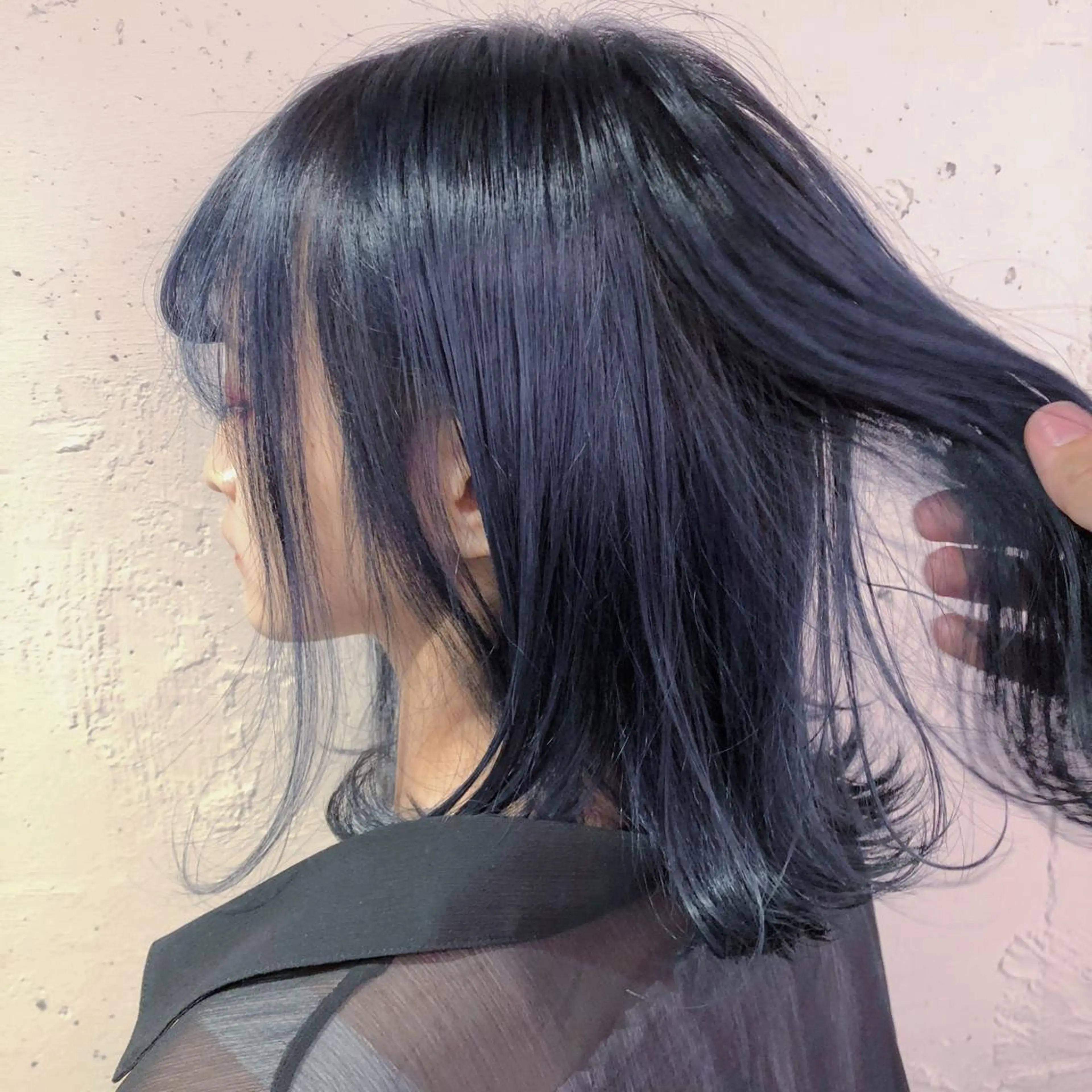 ミディアム カラー 黒髪 ブルーカラー ブルーブラック 髪質改善/ブリーチ /長山遼太郎のヘアスタイル