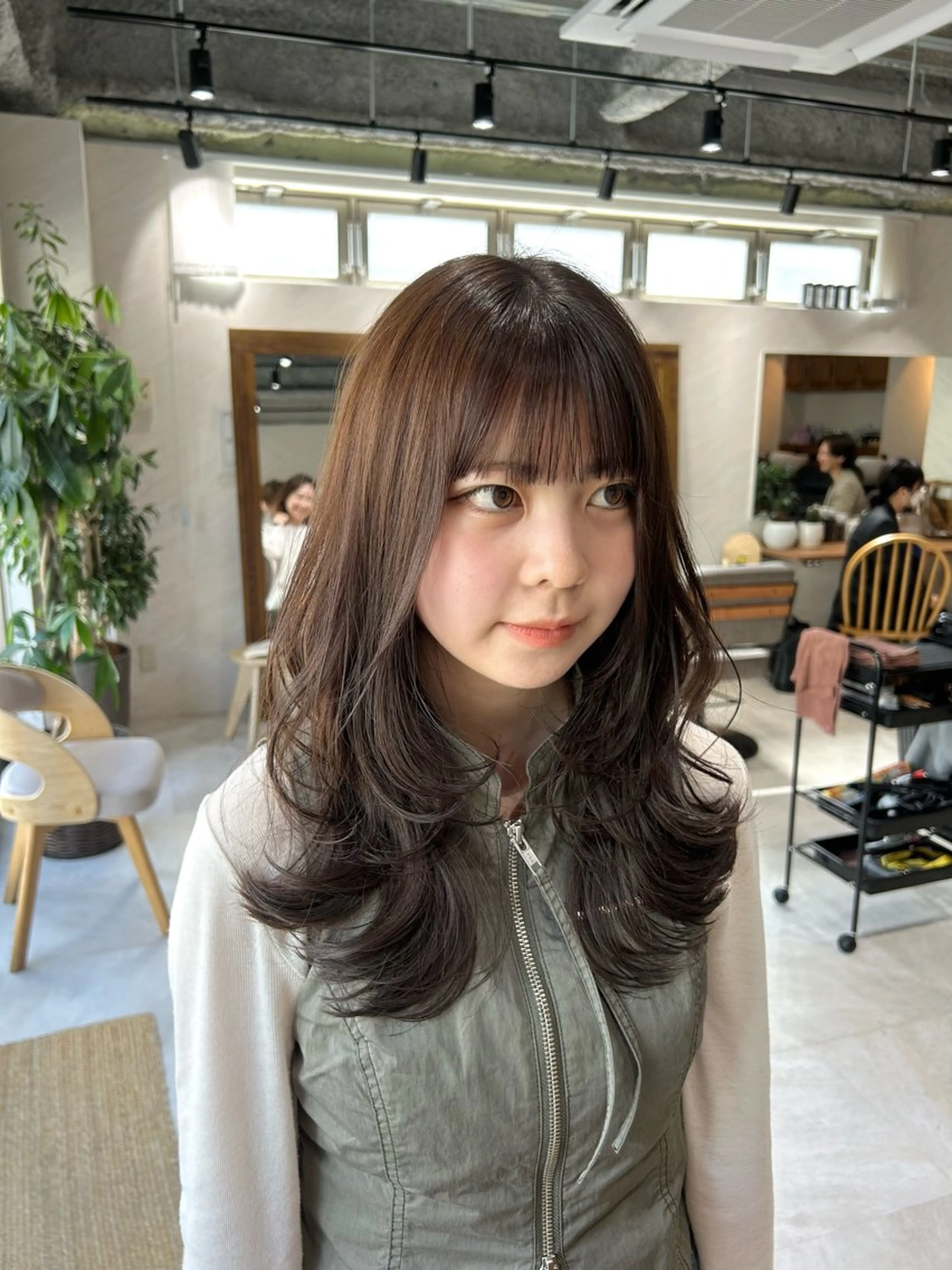 セミロング カラー カット ヘアカラー トリートメント ヘアセット 🌷横浜/レイヤー /艶カラー🌷のヘアスタイル