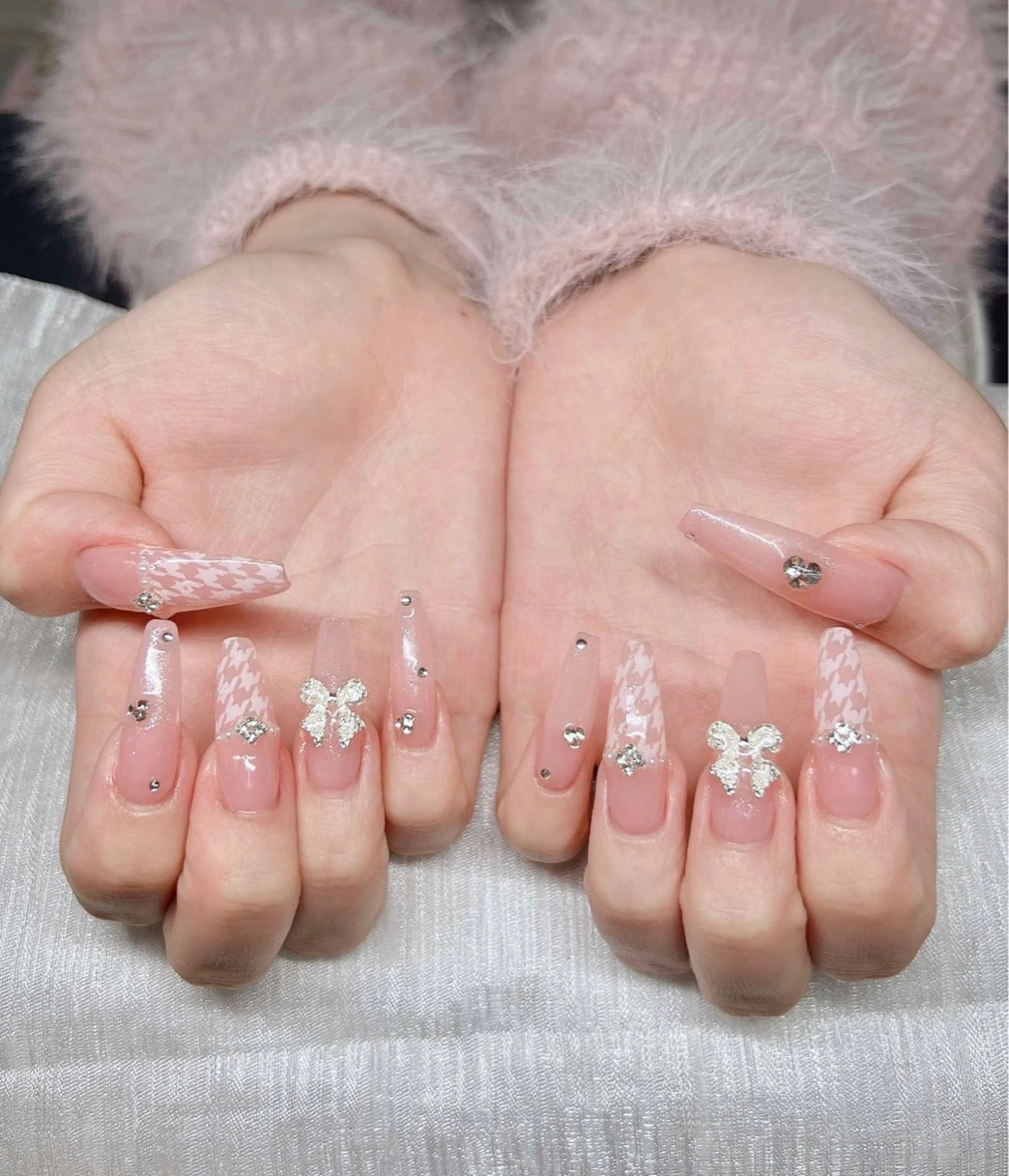 ネイル 長さ出し グラデーション 卒業式 キラキラネイル マグネットネイル Lee Nailsのネイルデザイン