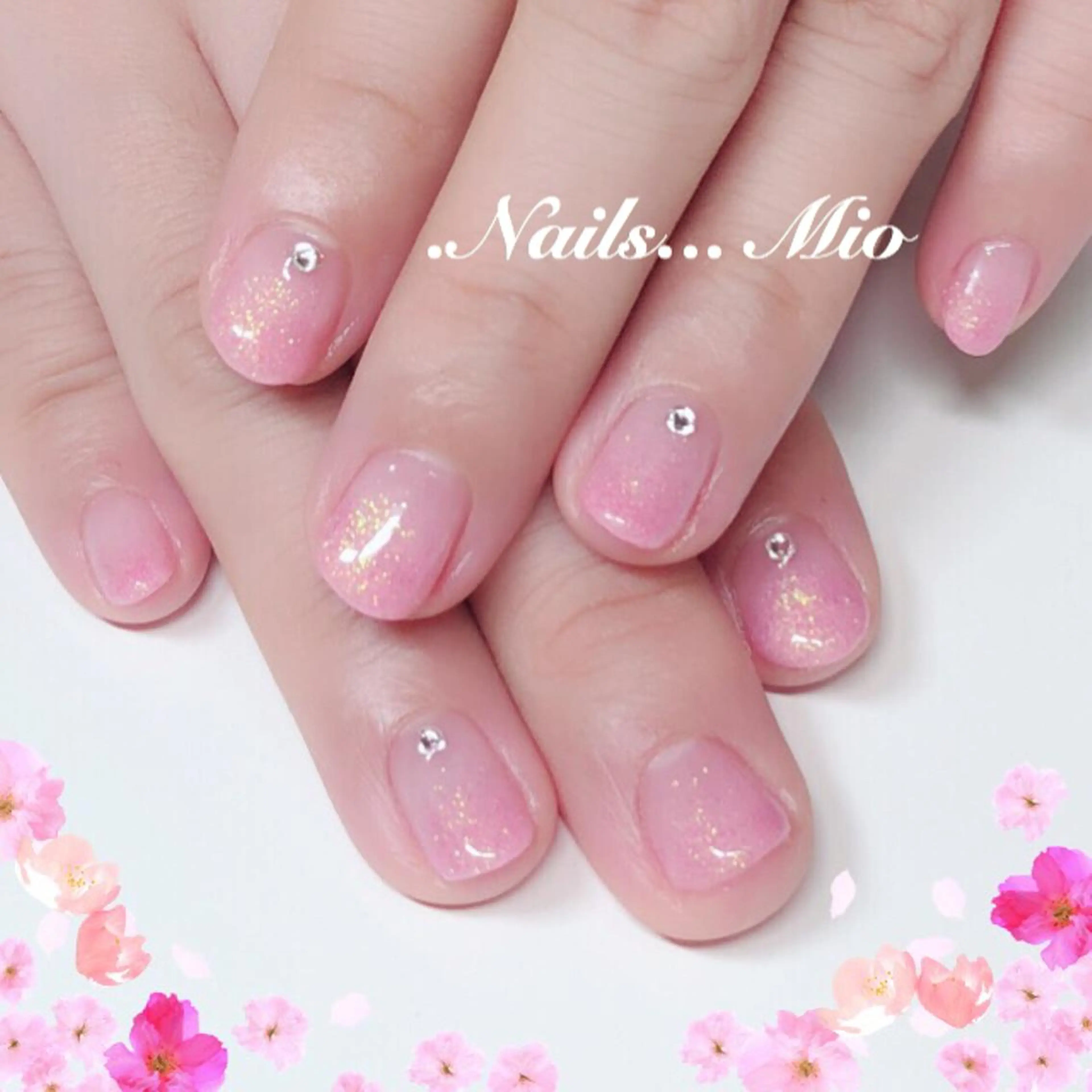 ネイル グラデーション ピンク .Nails Mio 赤羽西ネイルサロンのネイルデザイン