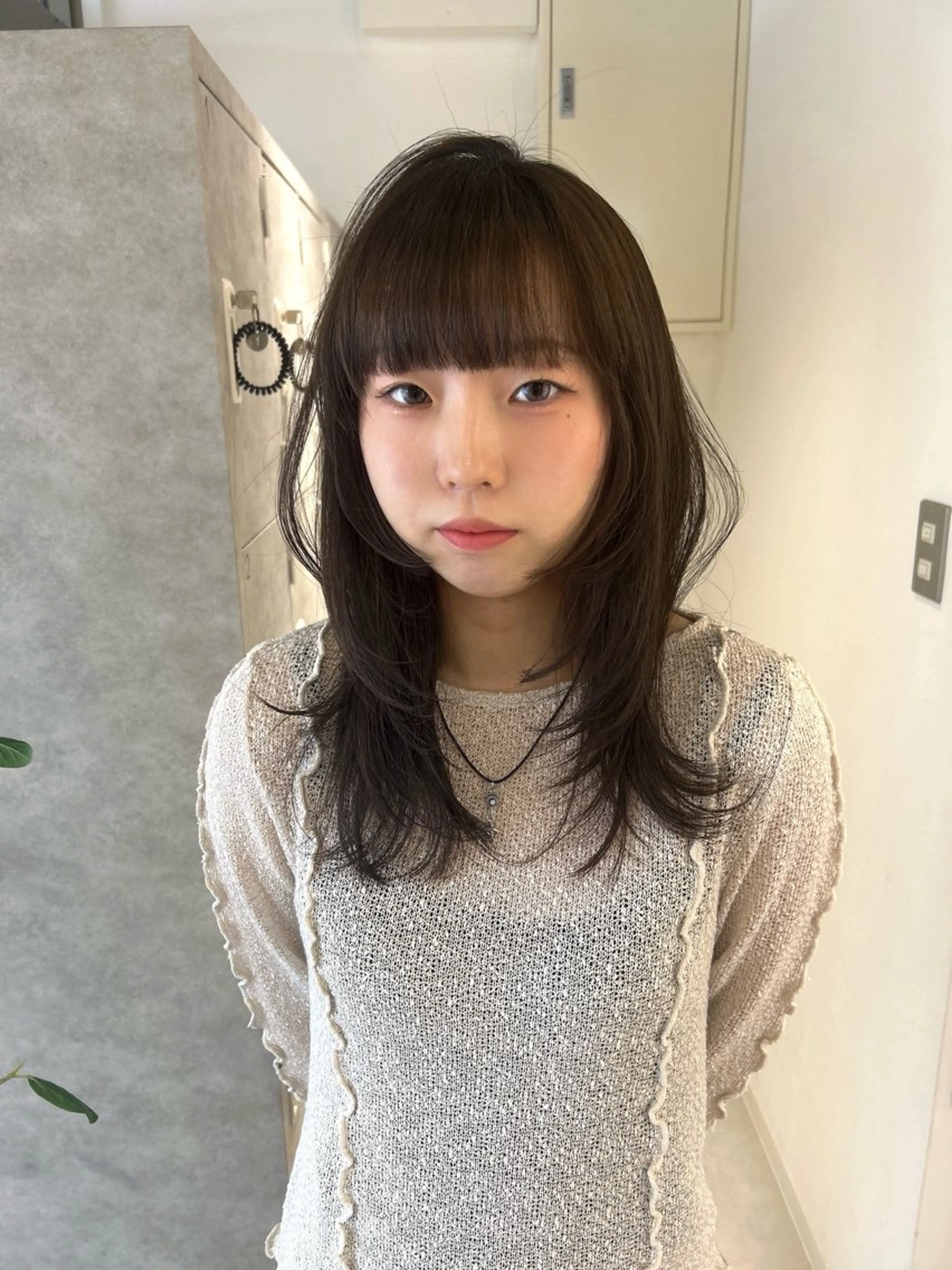 セミロング カラー Nana/透けカラー ×似合わせカットのヘアスタイル