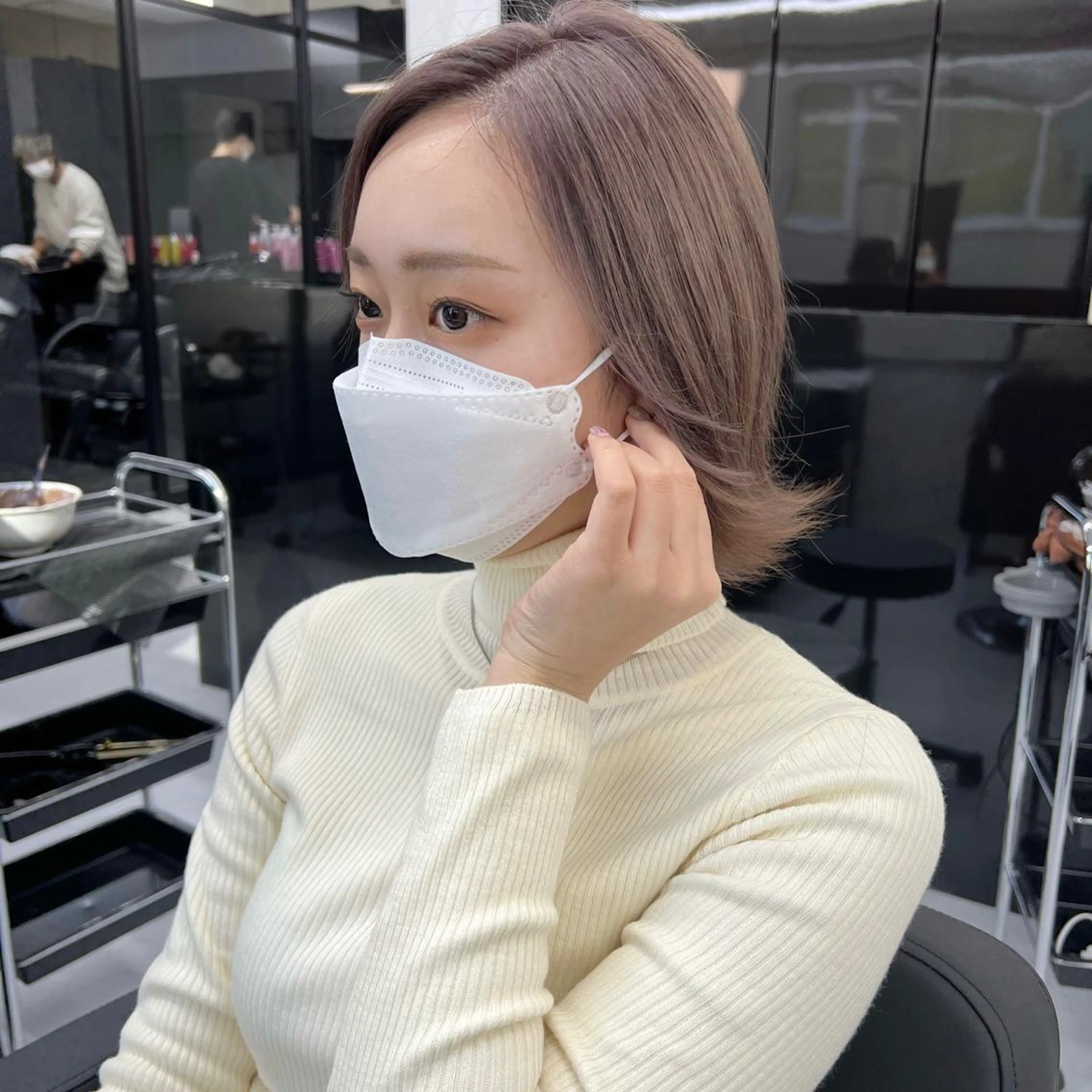 ショート カラー シールエクステ ハイトーンカラー エクステ ヘアカラー シールエクステ特化 ハイトーン、NANAのヘアスタイル