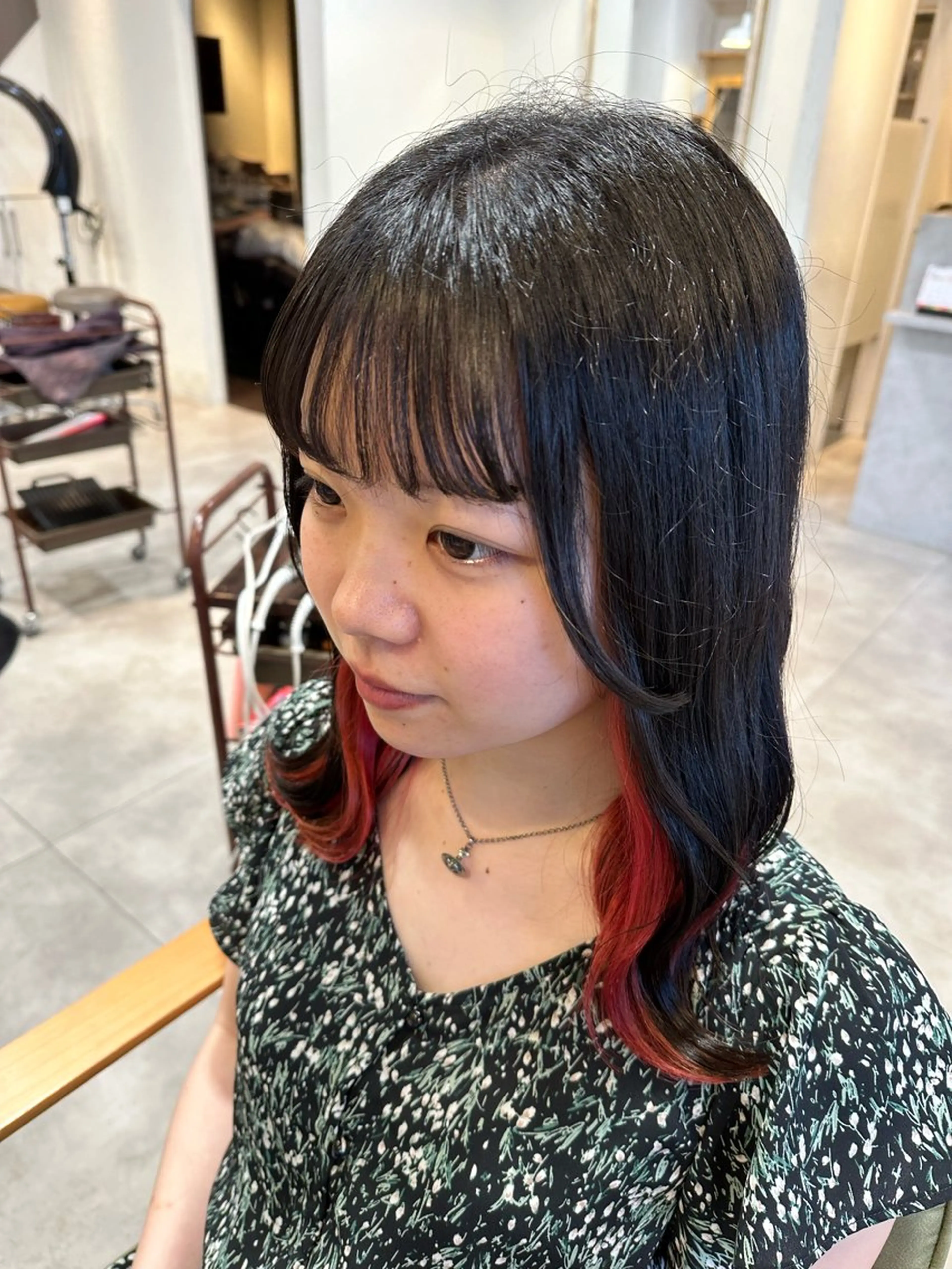 ミディアム desirbeaux 佐藤愛のヘアスタイル