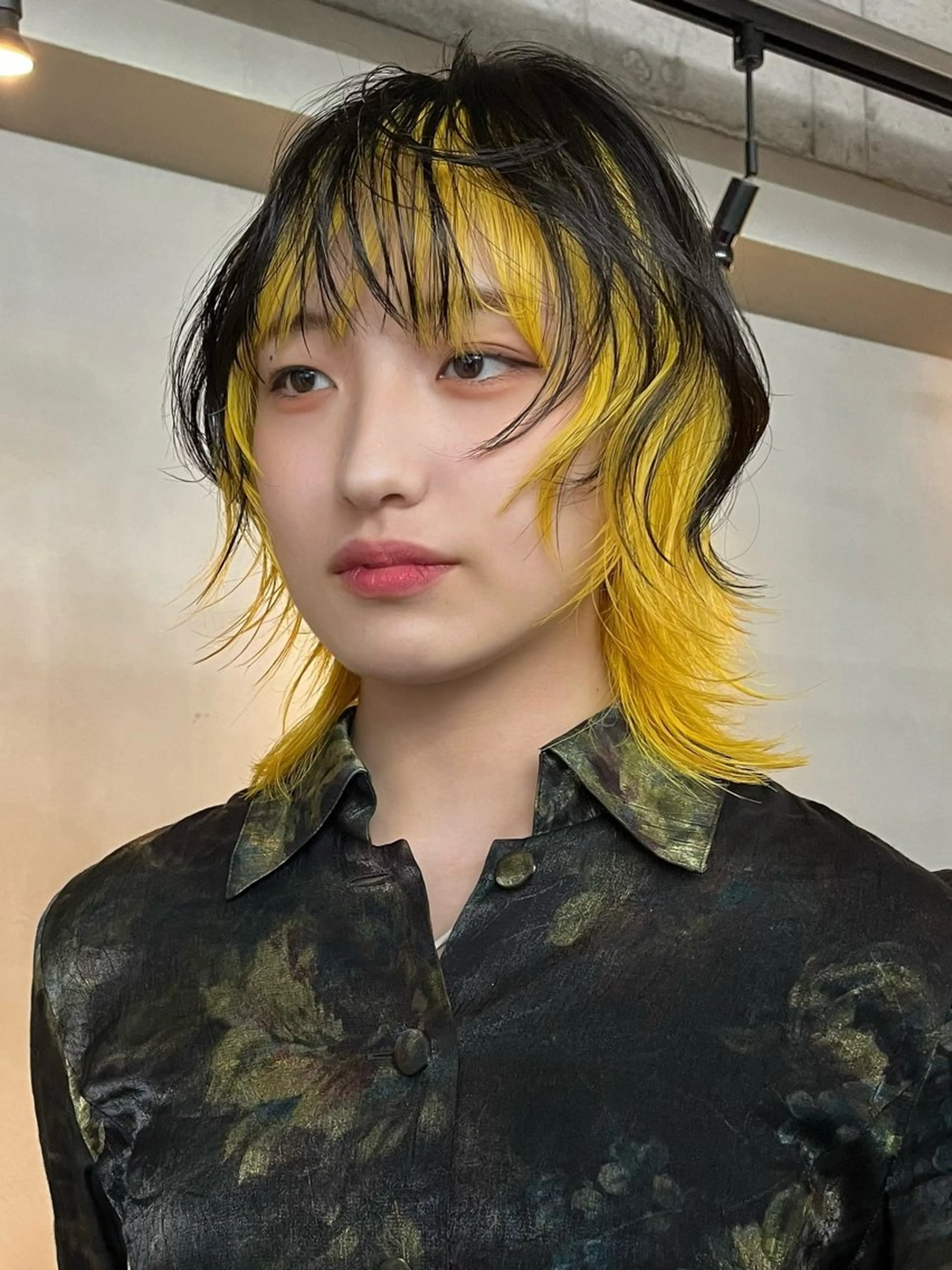 セミロング カラー ヘアカラー レイヤー/ハイトーン 🧬ituku🧬のヘアスタイル