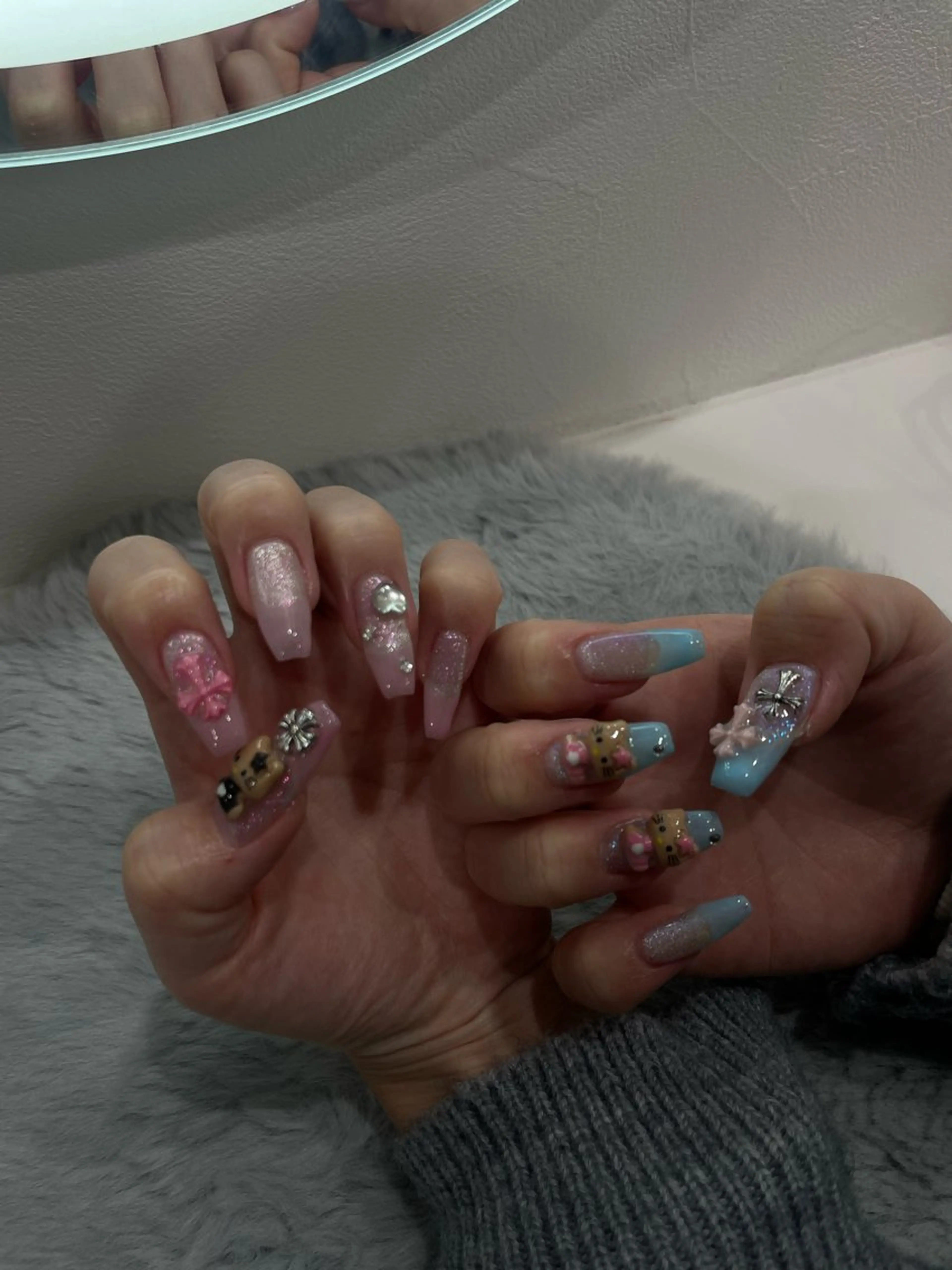 ネイル アートネイル プラチナムドール栄 airiのネイルデザイン