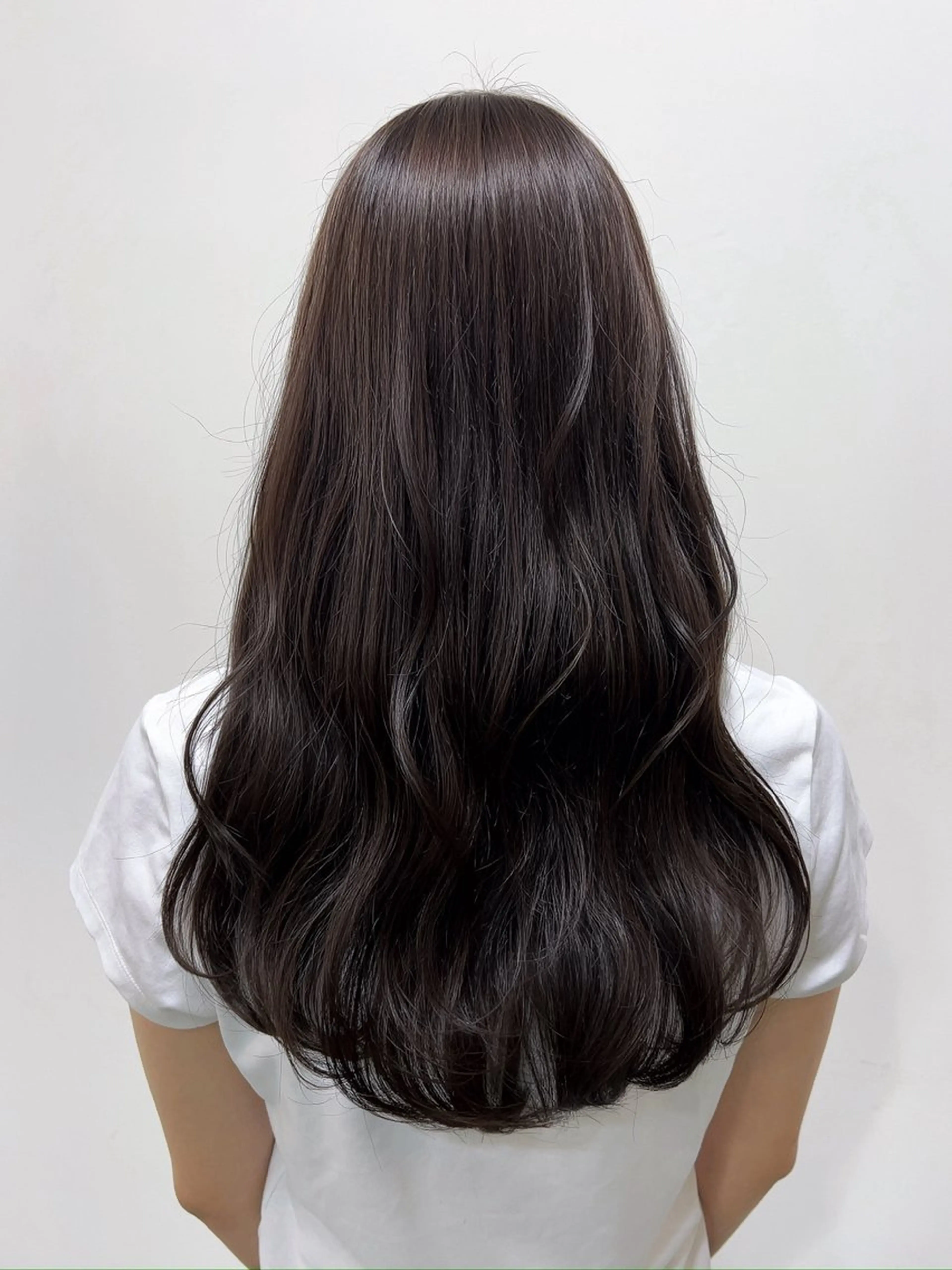 ロング 拝頭　奈枝 Beretのヘアスタイル