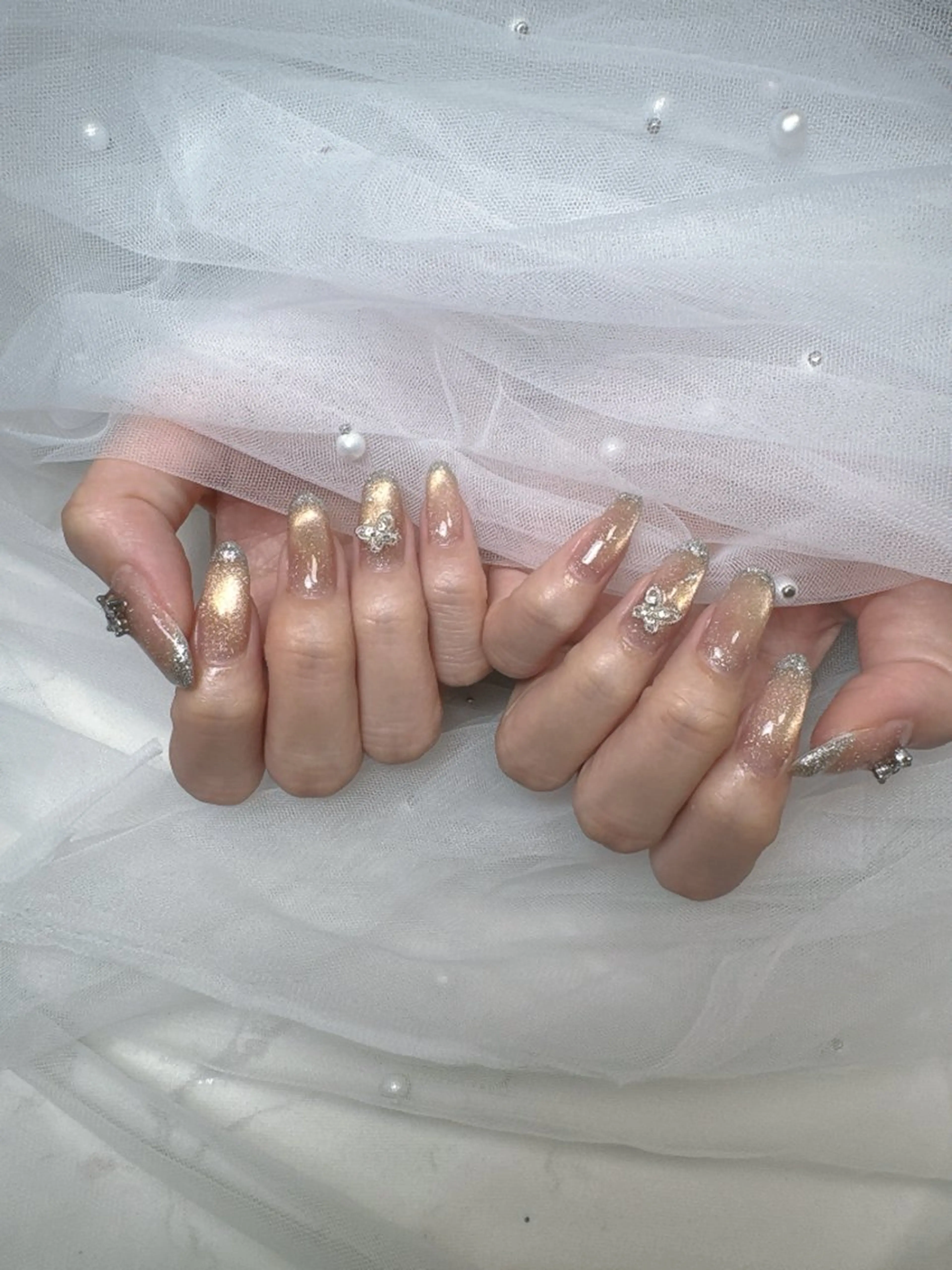 ネイル キラキラネイル 韓国ネイル 持ち込み ワンホンネイル ハンドネイル Queeens nailのネイルデザイン