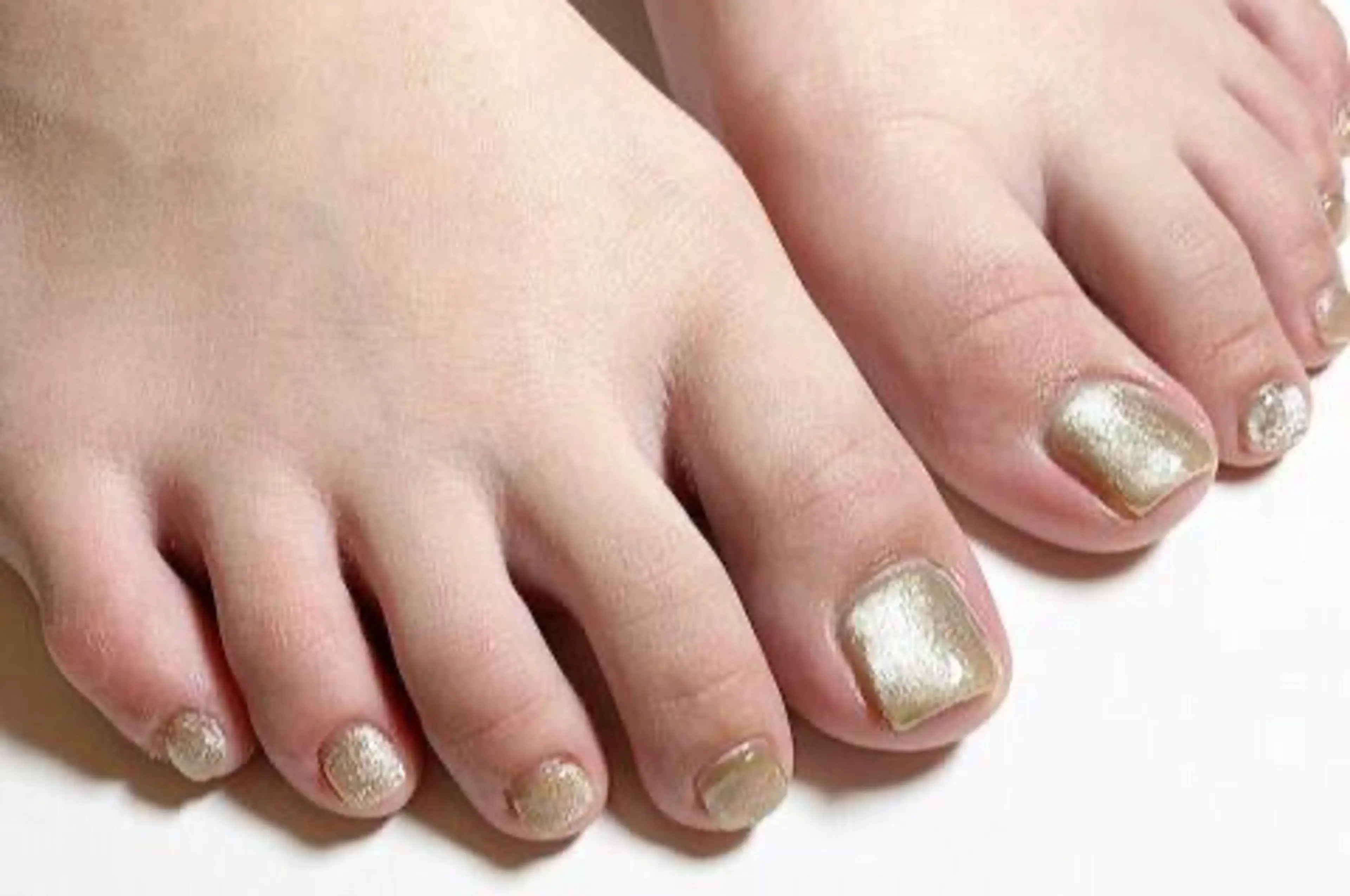 ネイル フットネイル ジェルネイル マグネットネイル フットネイル YOKOSUKA🧸 NAIL🌿🫧💛のネイルデザイン