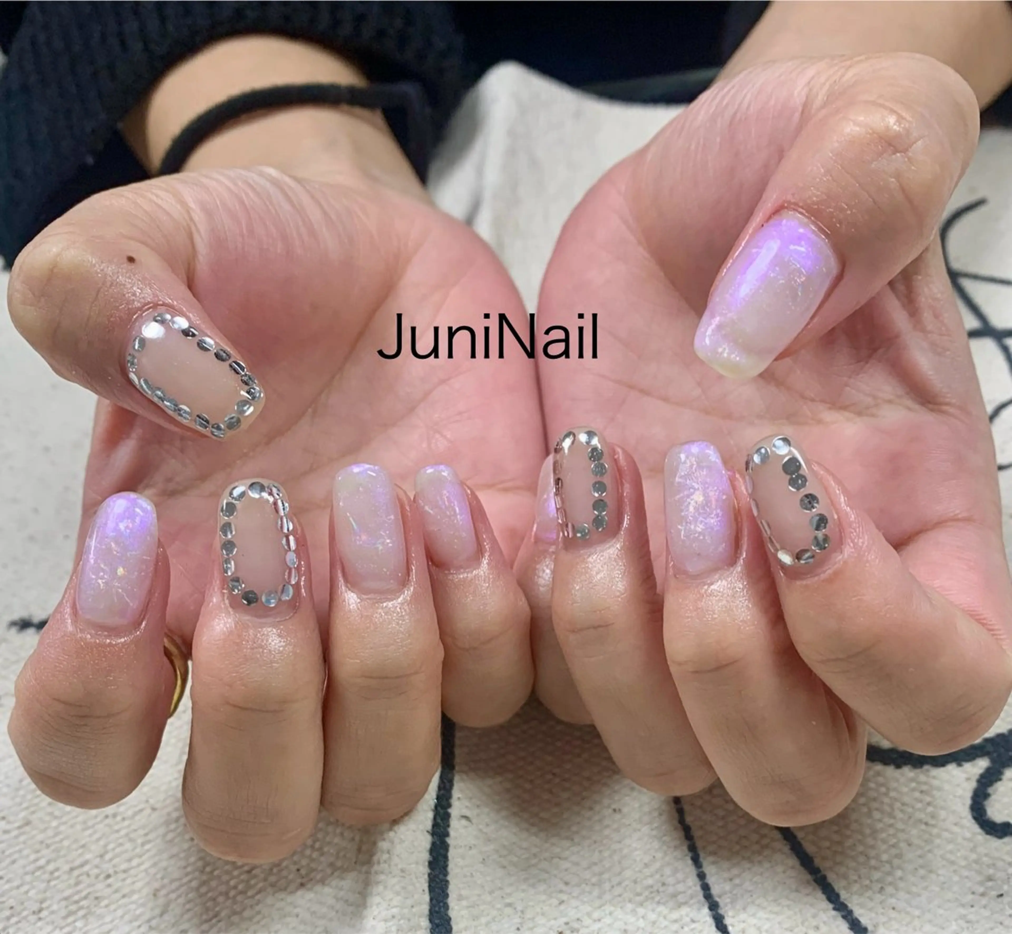 ネイル オーロラネイル クリアネイル 成人式 フラッシュネイル 氷ネイル・うるうるネイル ハンドネイル JuniNail 주니네일🇰🇷suのネイルデザイン