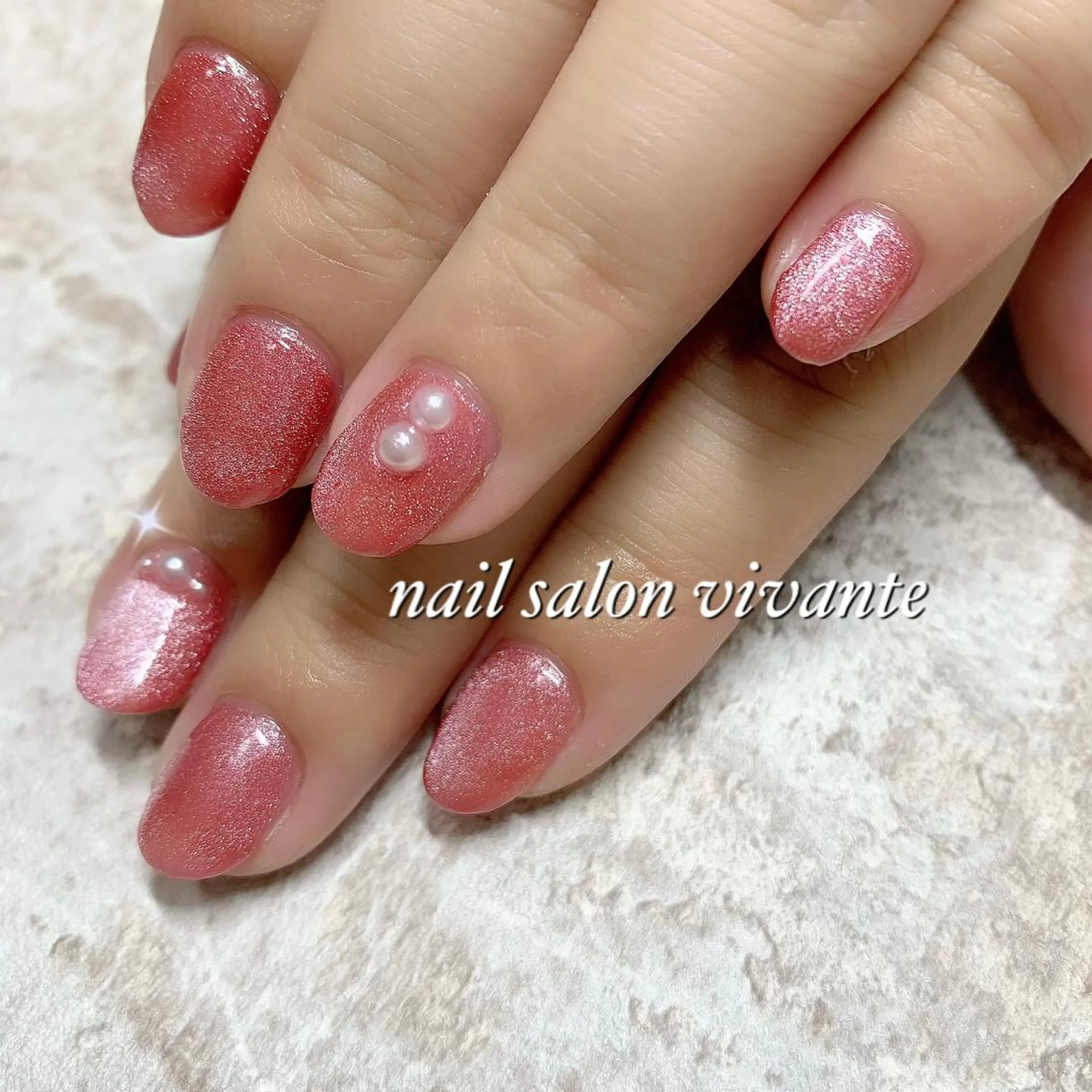 ネイル キラキラネイル マグネットネイル マグネットワンカラー ワンカラーネイル 赤色 nail salon vivanteのネイルデザイン