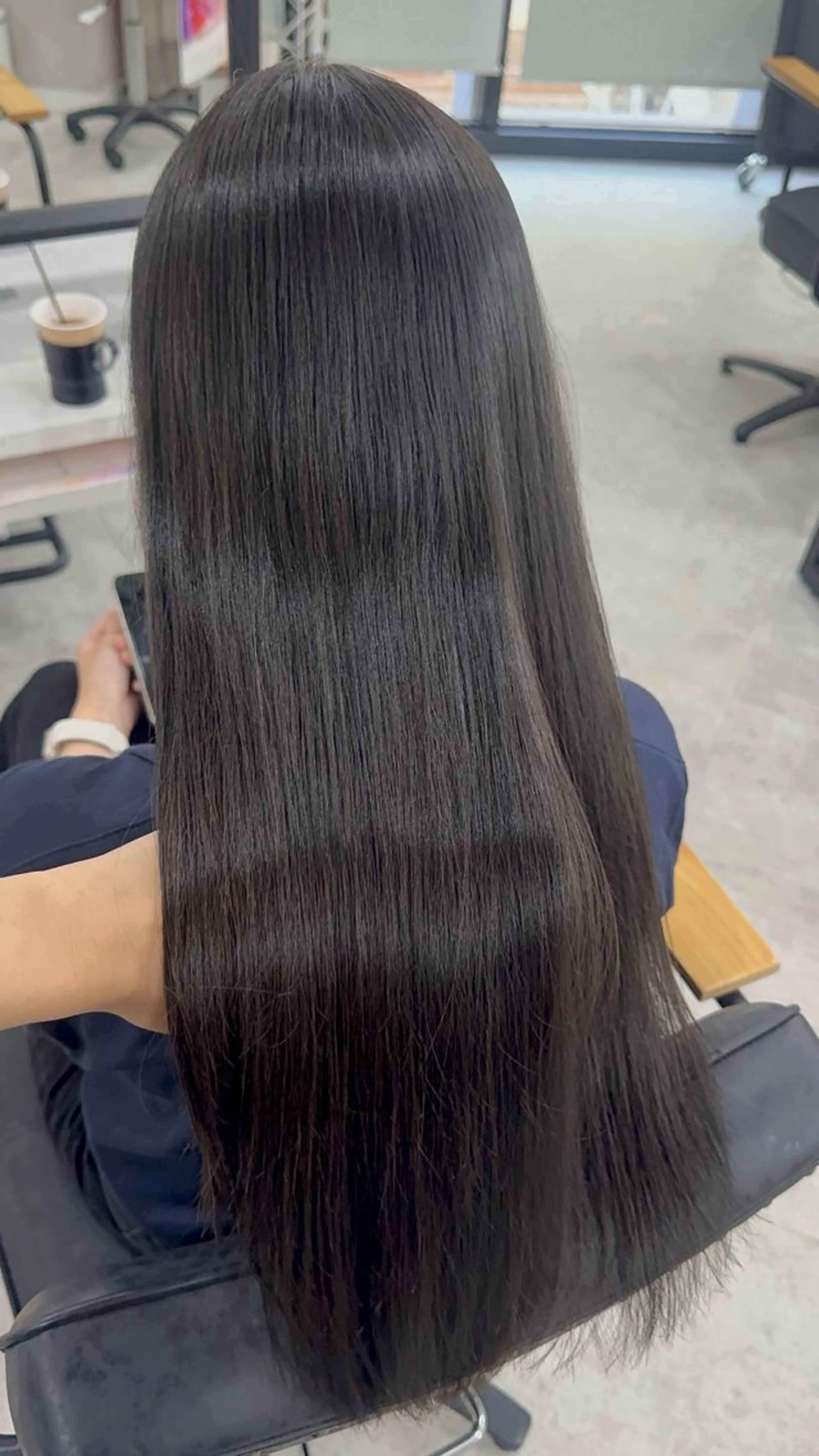 ロング カラー アッシュ アッシュブラウン ベージュカラー 黒髪 ブリーチ カット ヘアカラー トリートメント 赤み無し柔らかカラー 【梅田】madokaのヘアスタイル