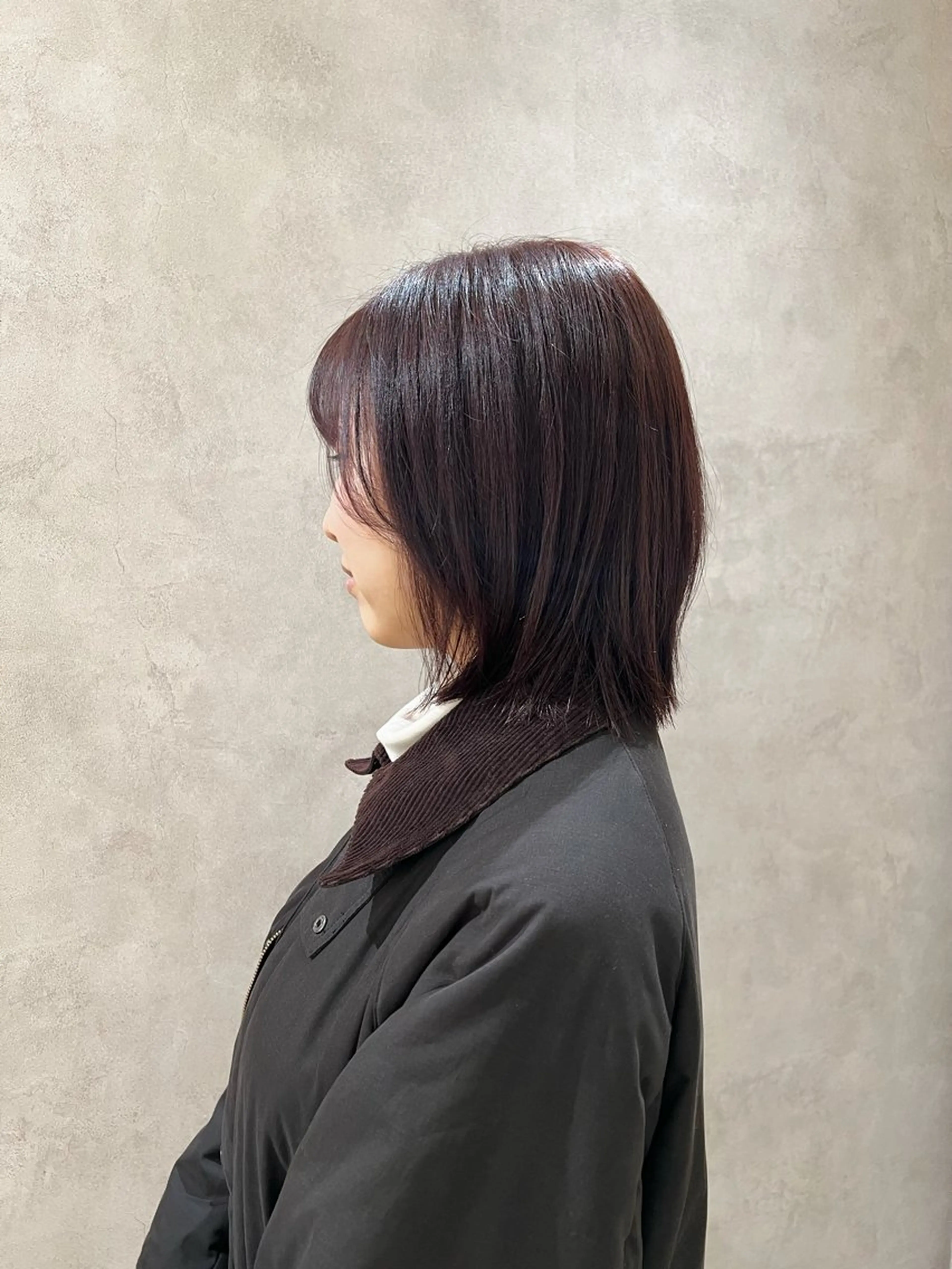 ミディアム カラー ヘアアレンジ ラベンダーカラー 顔周りカット レイヤーカット 茂木 未海のヘアスタイル