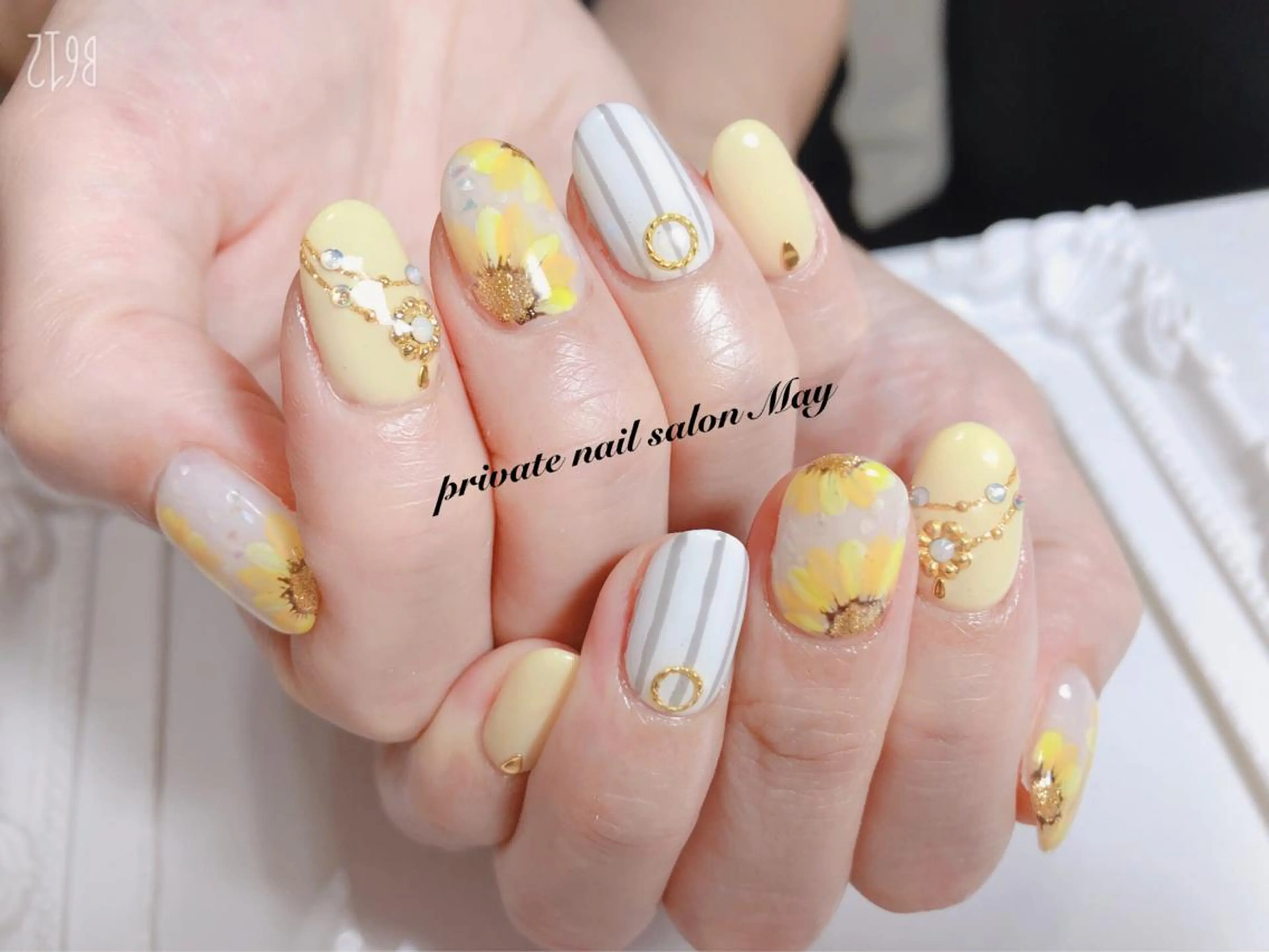 ミディアム ネイル nailsalon mayのネイルデザイン