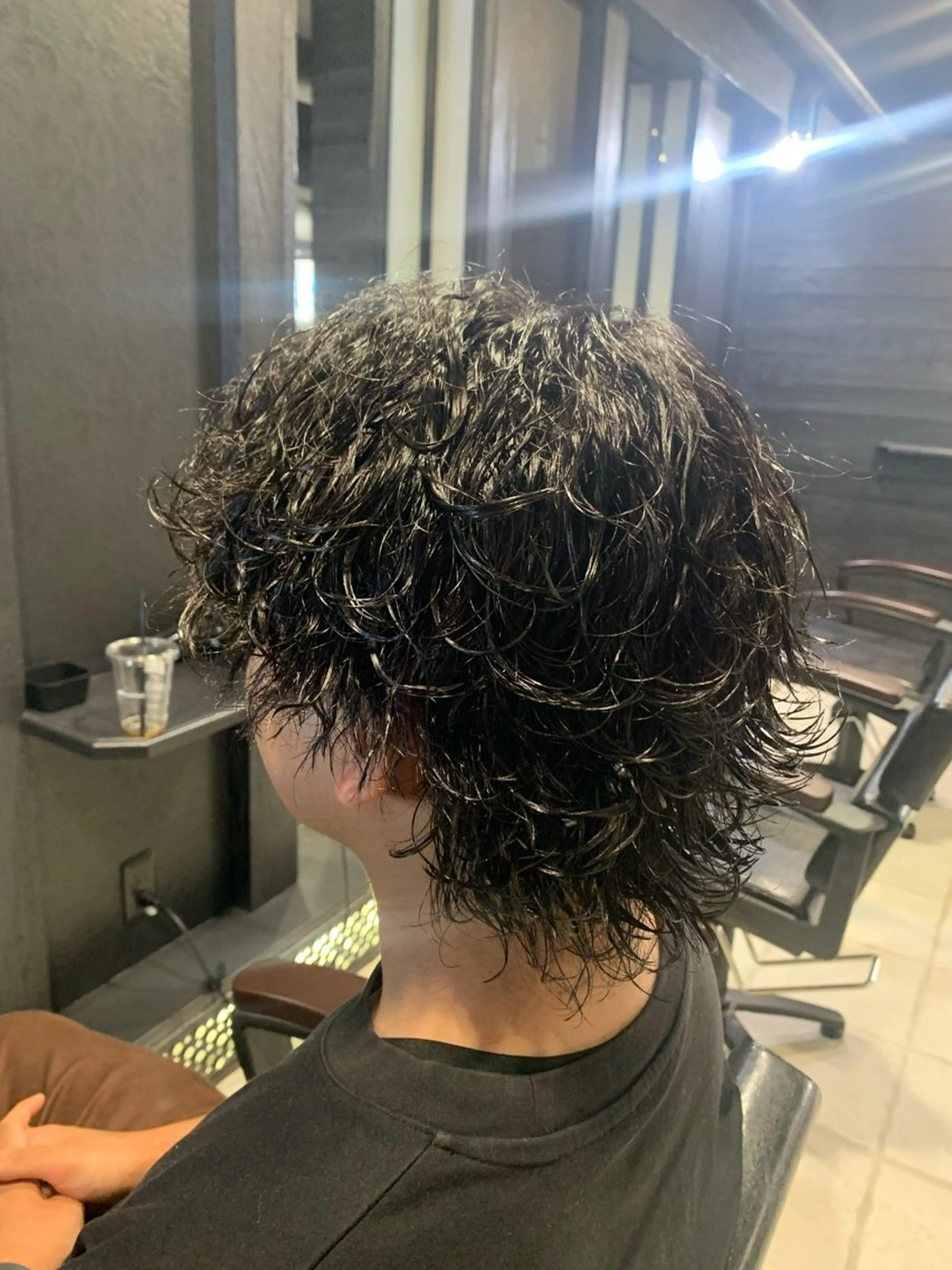 ミディアム メンズ ミディアムパーマ メンズパーマ 波巻きパーマ メンズウルフカット ウルフカット メンズパーマ/難波/ 心斎橋　室園亮佑のヘアスタイル