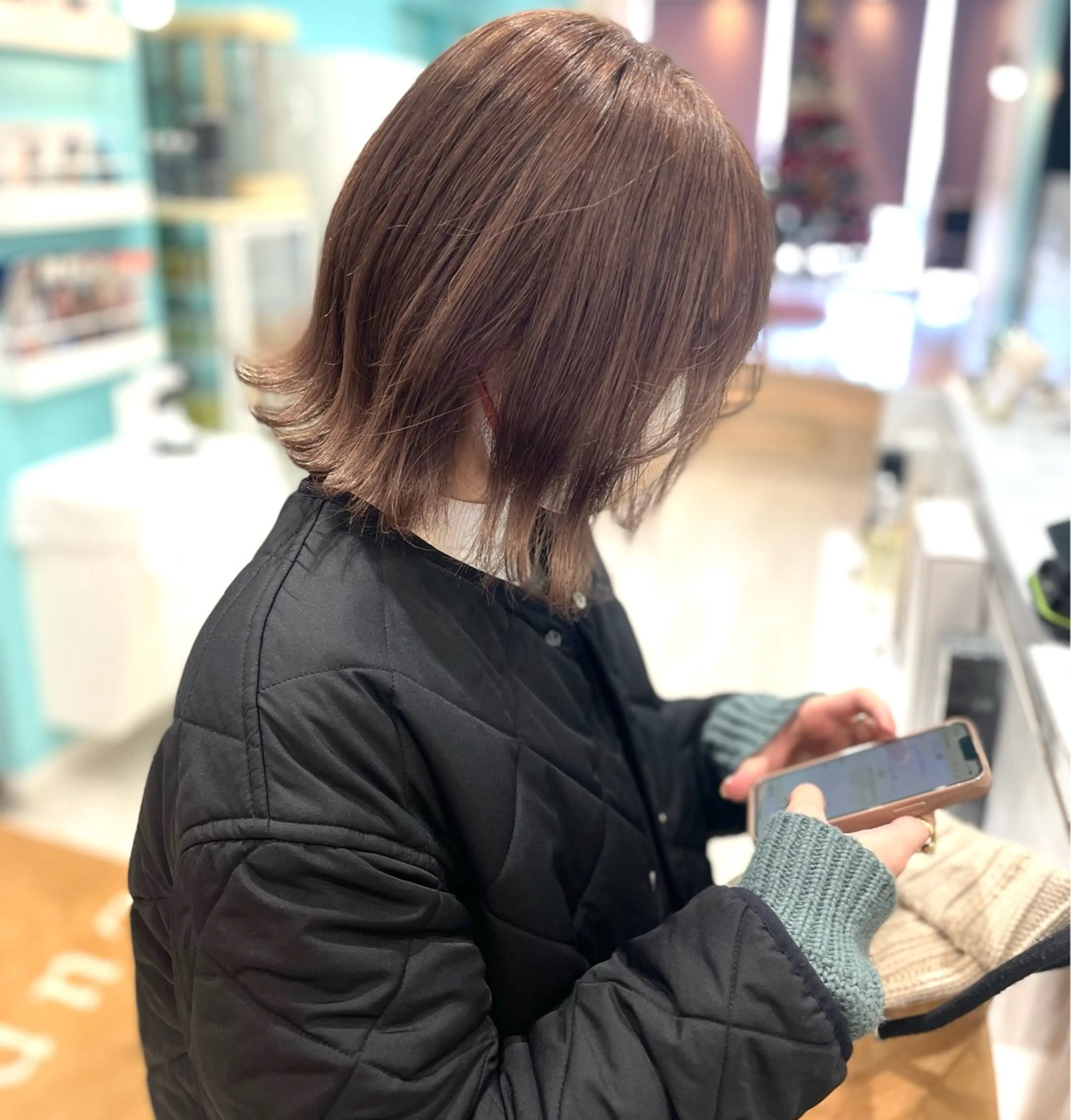 ミディアム カラー ベージュカラー ブリーチ ブルーカラー ケアブリーチ フォギーベージュ カット ヘアカラー トリートメント 韓国風ハッシュカット 似合わせレイヤー池袋のヘアスタイル