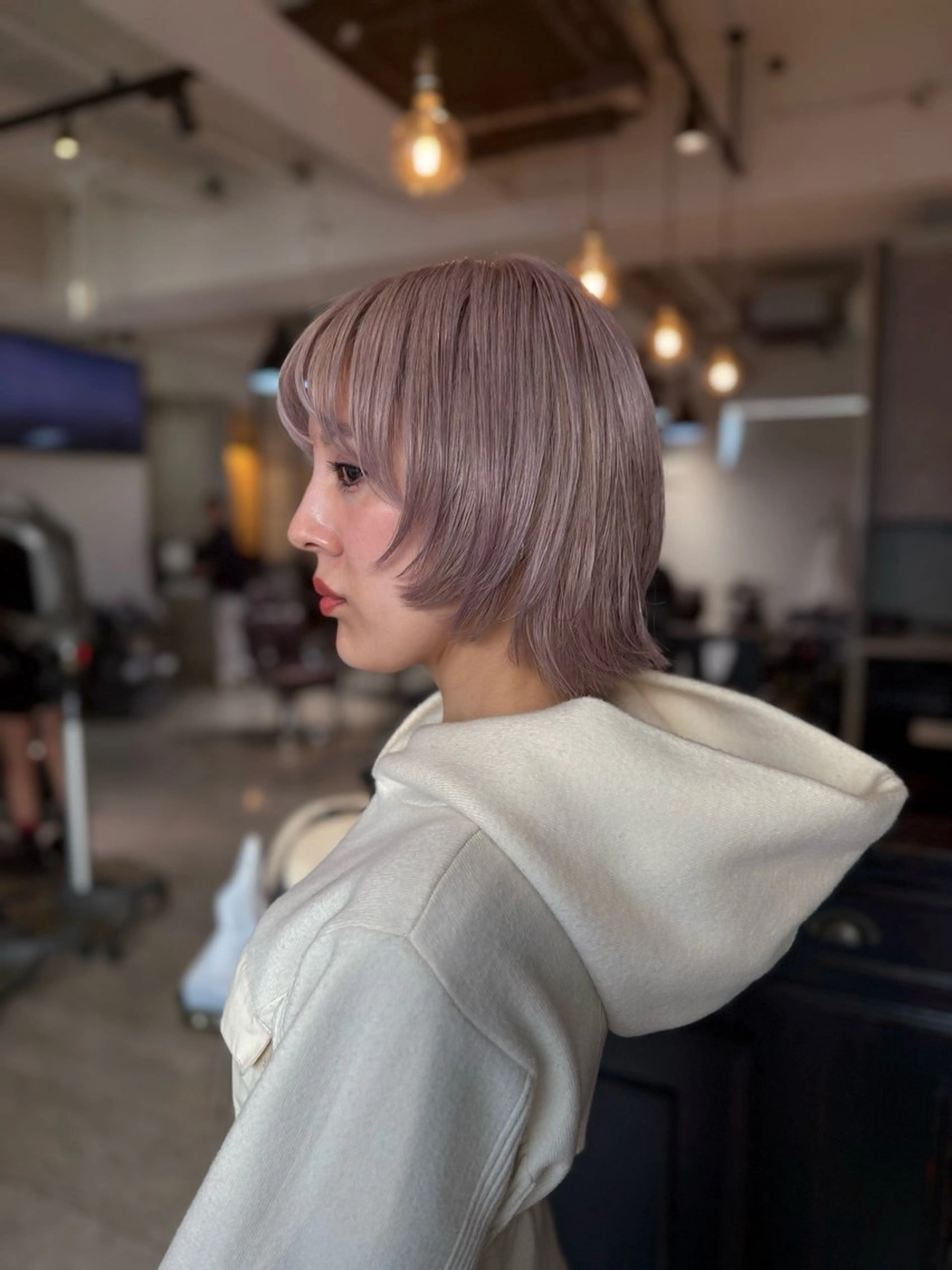 ショート カラー ベージュカラー ハイトーンカラー ピンクカラー ピンクベージュ レイヤーカット カット ヘアカラー トリートメント BRAIDS💎愛子 大人ハイライト💎のヘアスタイル