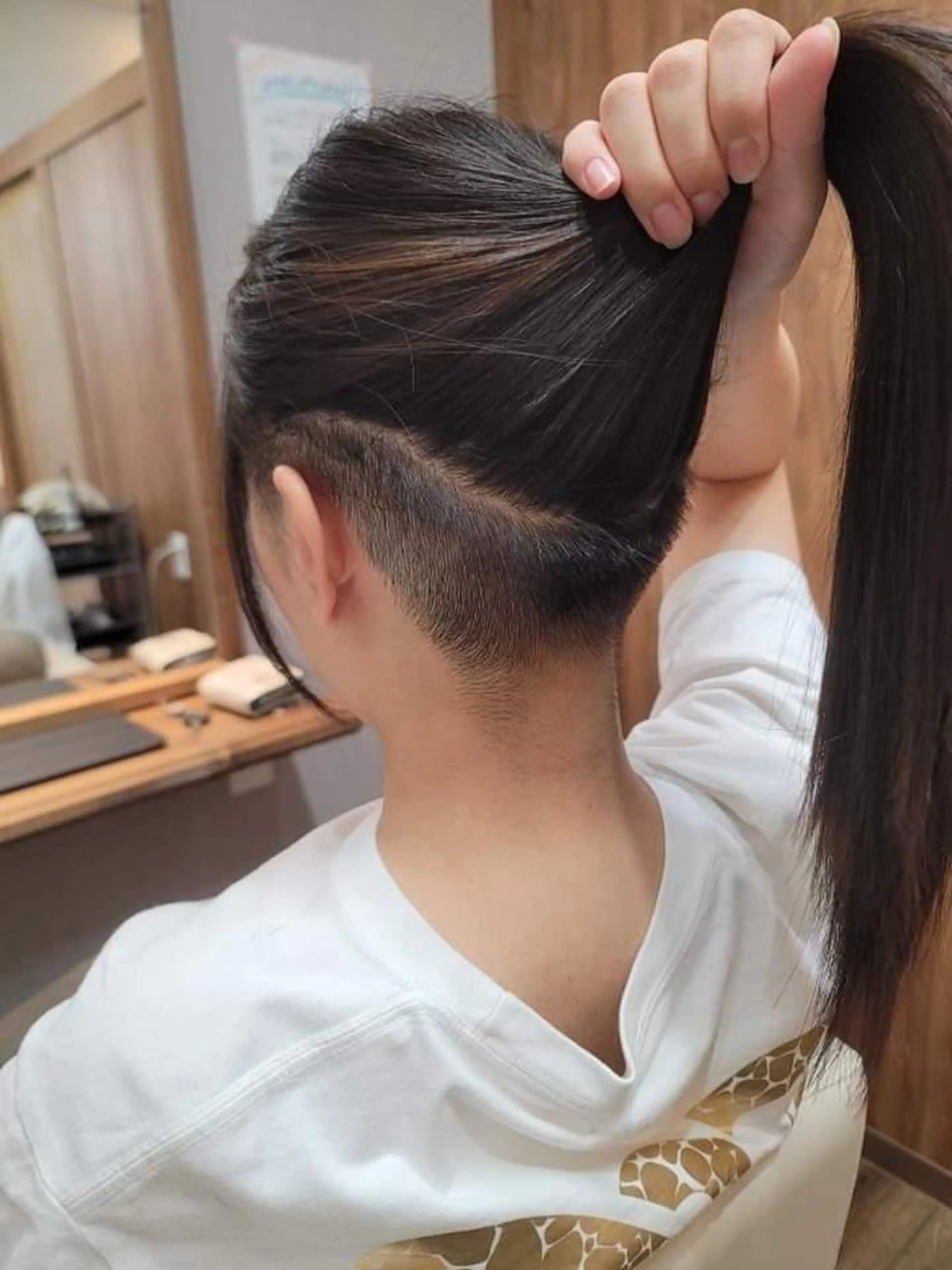 ロング おだ ももかのヘアスタイル