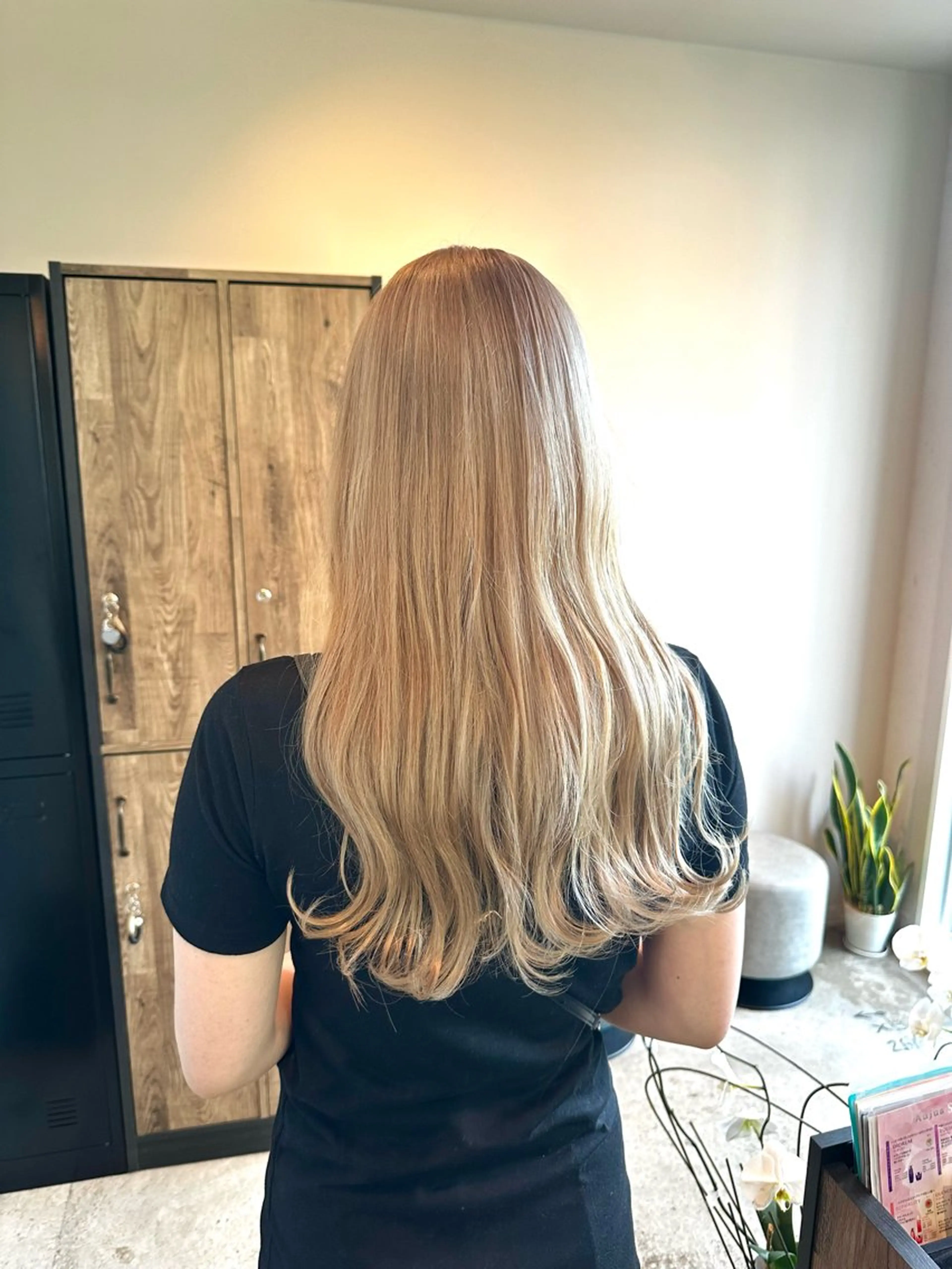 ロング カラー ベージュカラー ミルクティーベージュ ヘアカラー トリートメント ✨髪質改善/ハイトー ン/艶髪高山のヘアスタイル