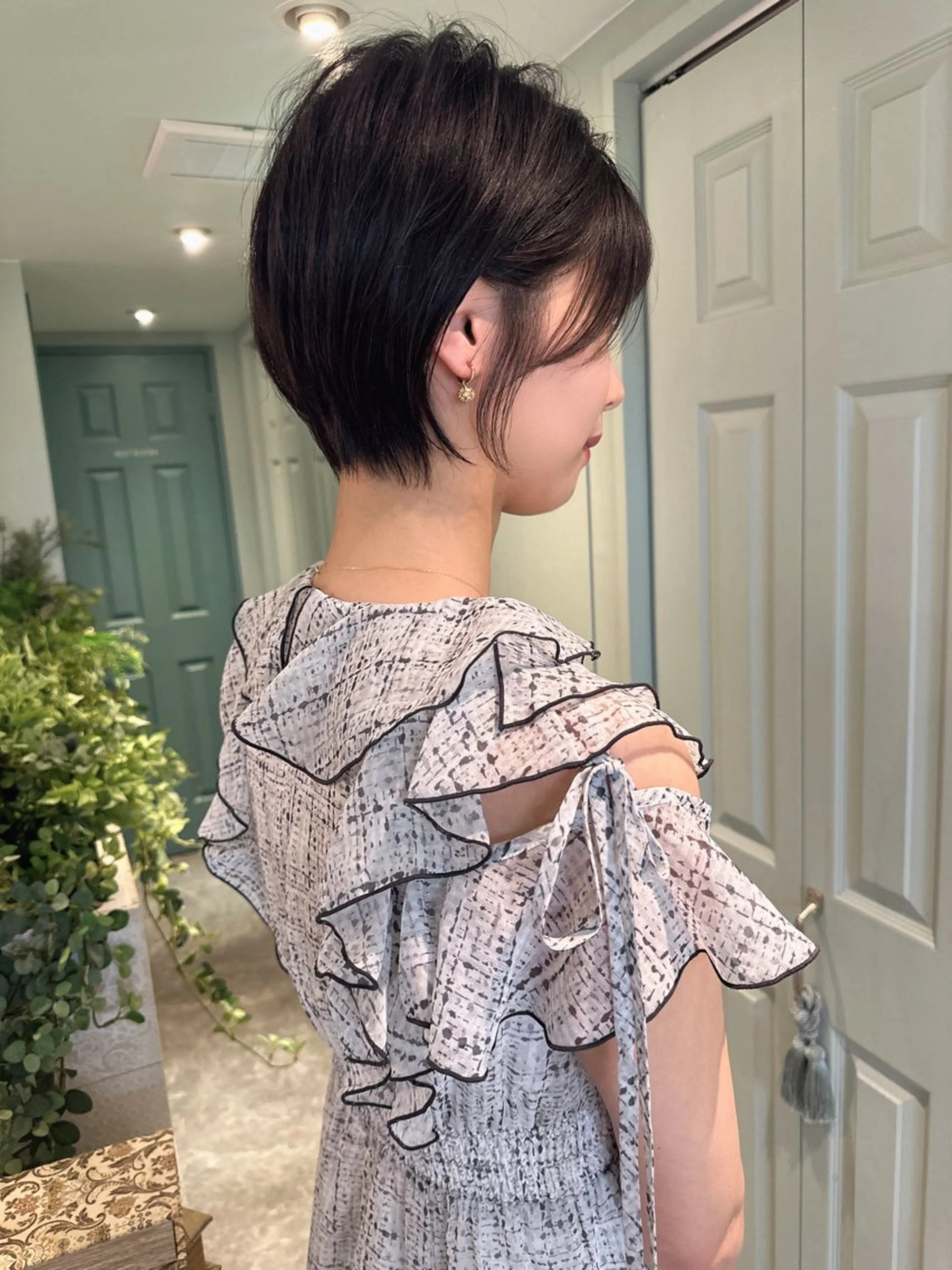 ショート ショートボブ 韓国風カラー ボブ くびれヘア エギョモリ ボブ/顔周りカット /縮毛矯正/鈴木隆太のヘアスタイル