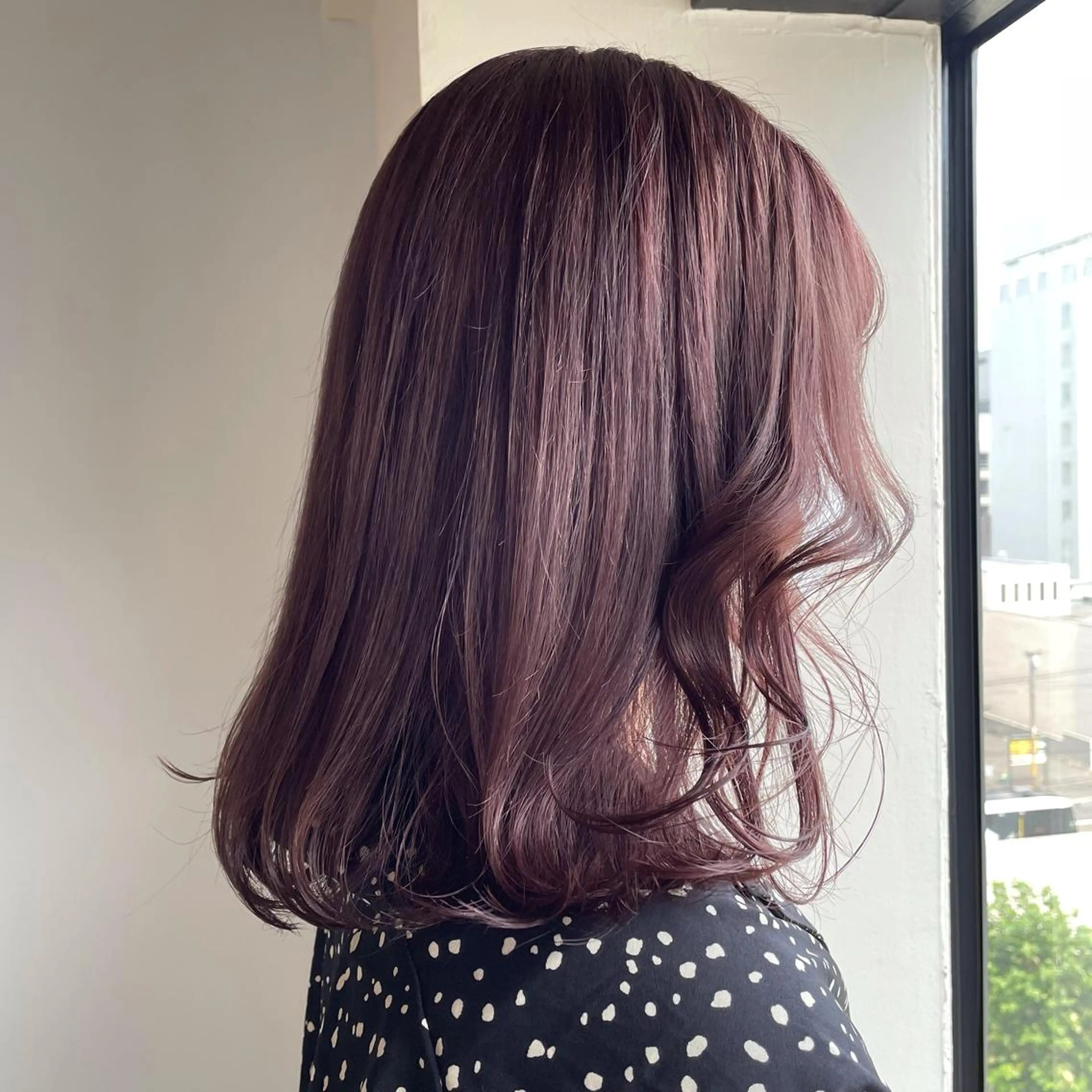 セミロング カラー ヘアアレンジ セミロングパーマ アクアカラー ダブルカラー グラデーションカラー ハイライトカラー ヘアカラー トリートメント Luana / 公式 / 大通のヘアスタイル
