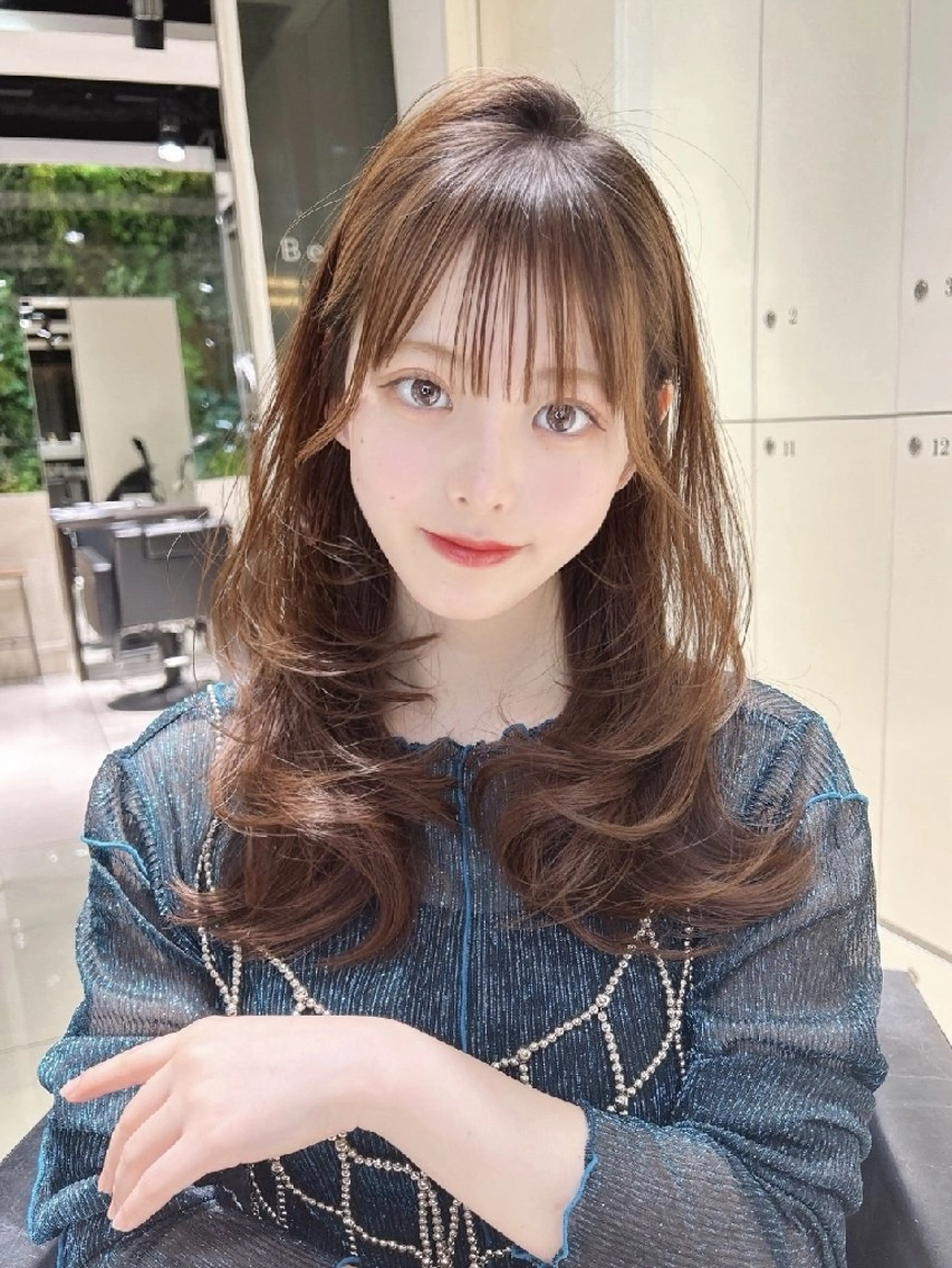 ミディアム カット みゆ🧸まつパ/🦋 青/ピンクカラー🎀のヘアスタイル