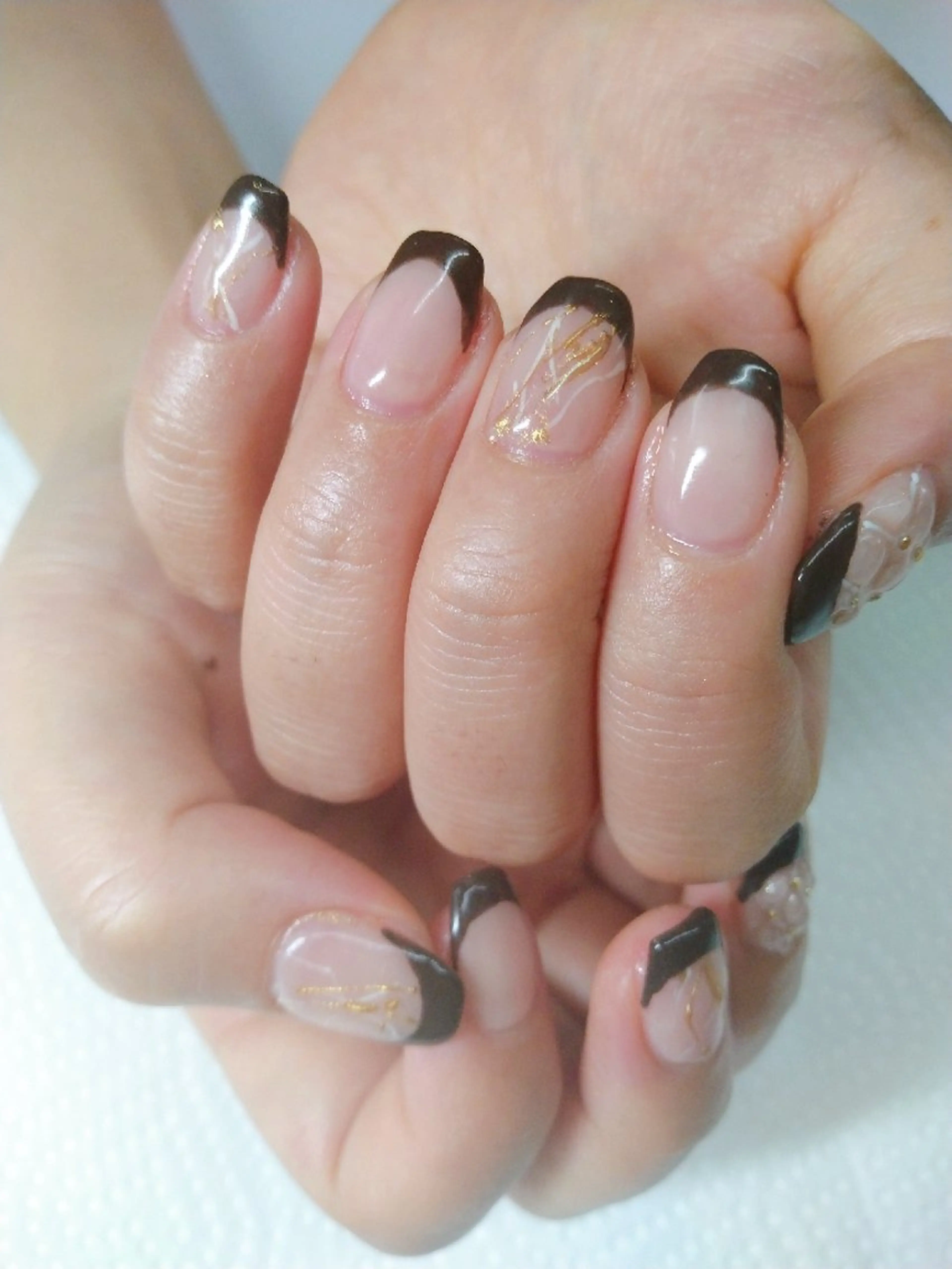 ネイル アートネイル ブラウン フレンチネイル 持ち込み ハンドネイル ハンドケア プライベートサロン RosyLily所属・プライベートサロン Rosy Lilyのネイルデザイン