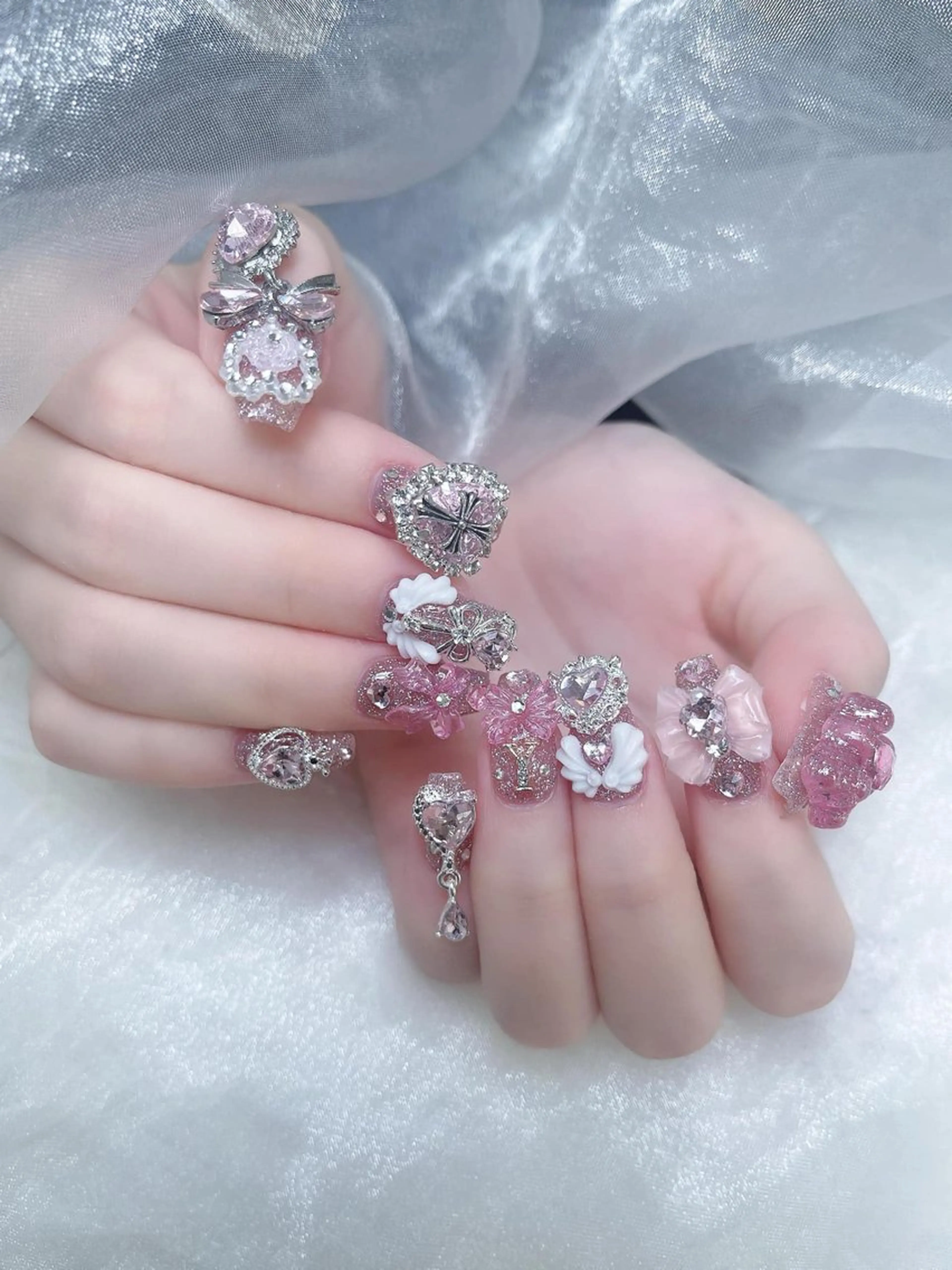 ネイル オーロラネイル クリアネイル フラッシュネイル ジェルネイル グラデーション ハンドネイル Amee Nail Salonのネイルデザイン