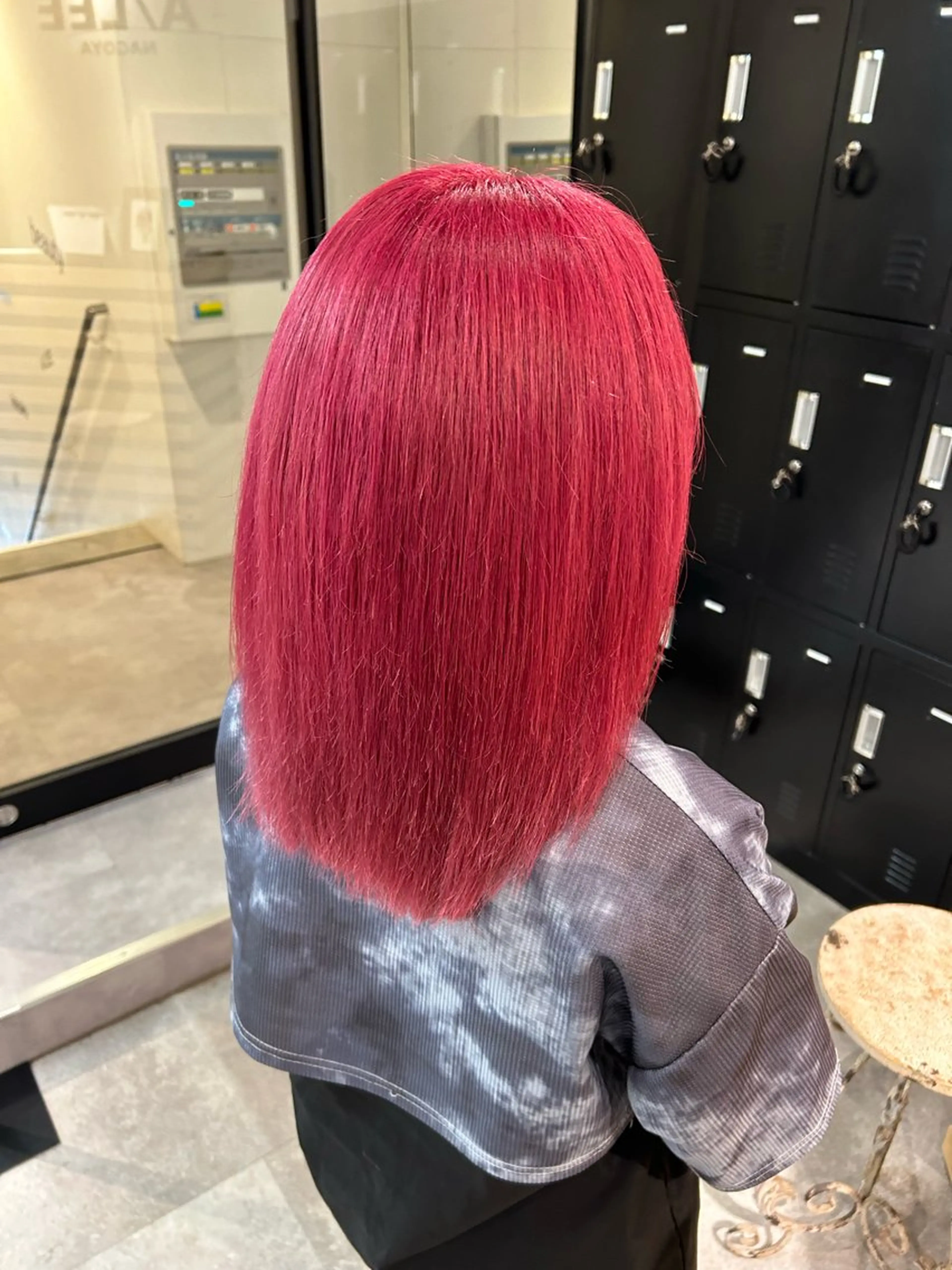 ミディアム カラー ブリーチ ピンクカラー ヘアカラー トリートメント ウルフカット レイヤーカット上柿のヘアスタイル
