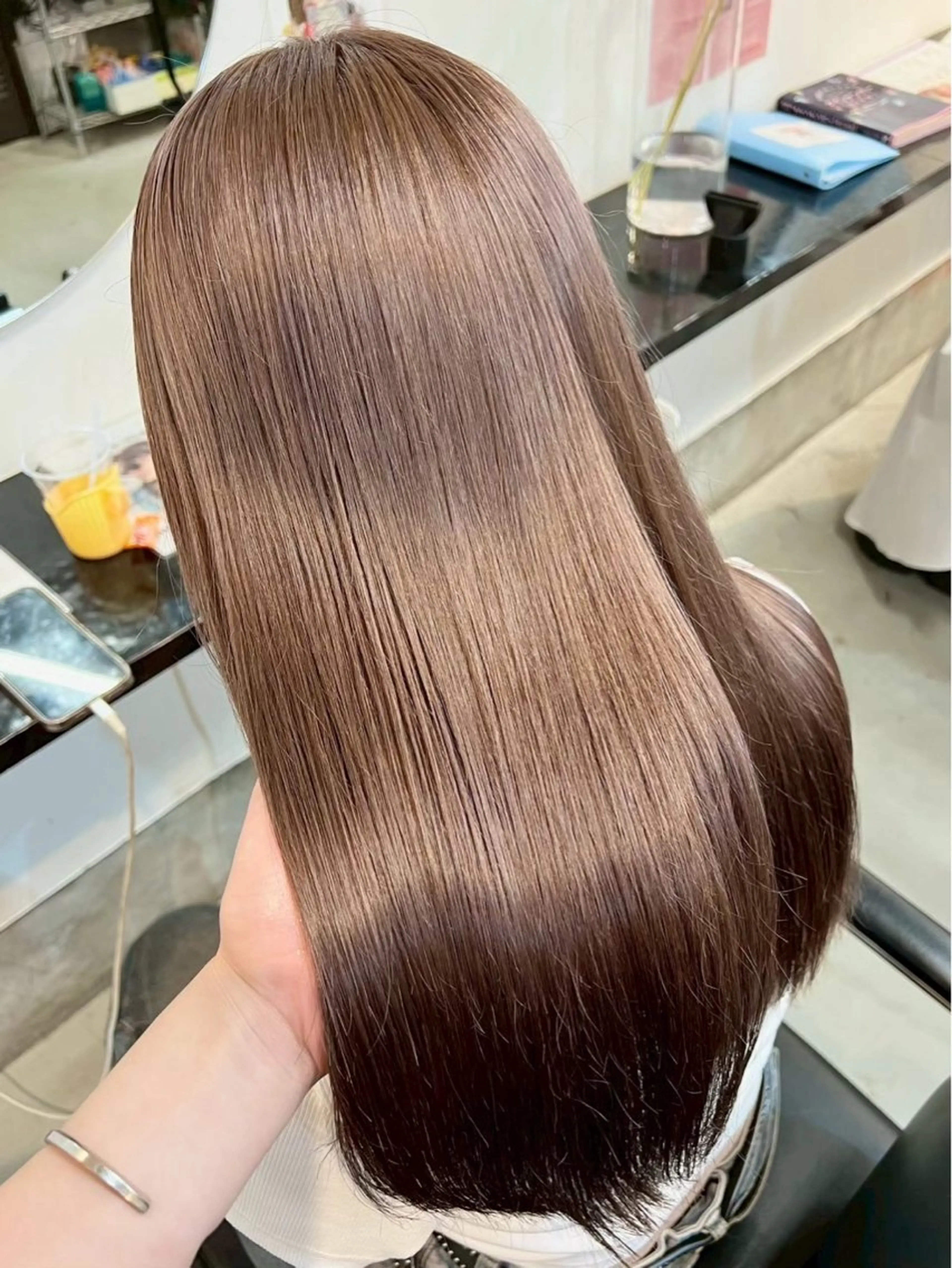 ロング ヘアカラー うる艶カラー 🪐💫serenaのヘアスタイル