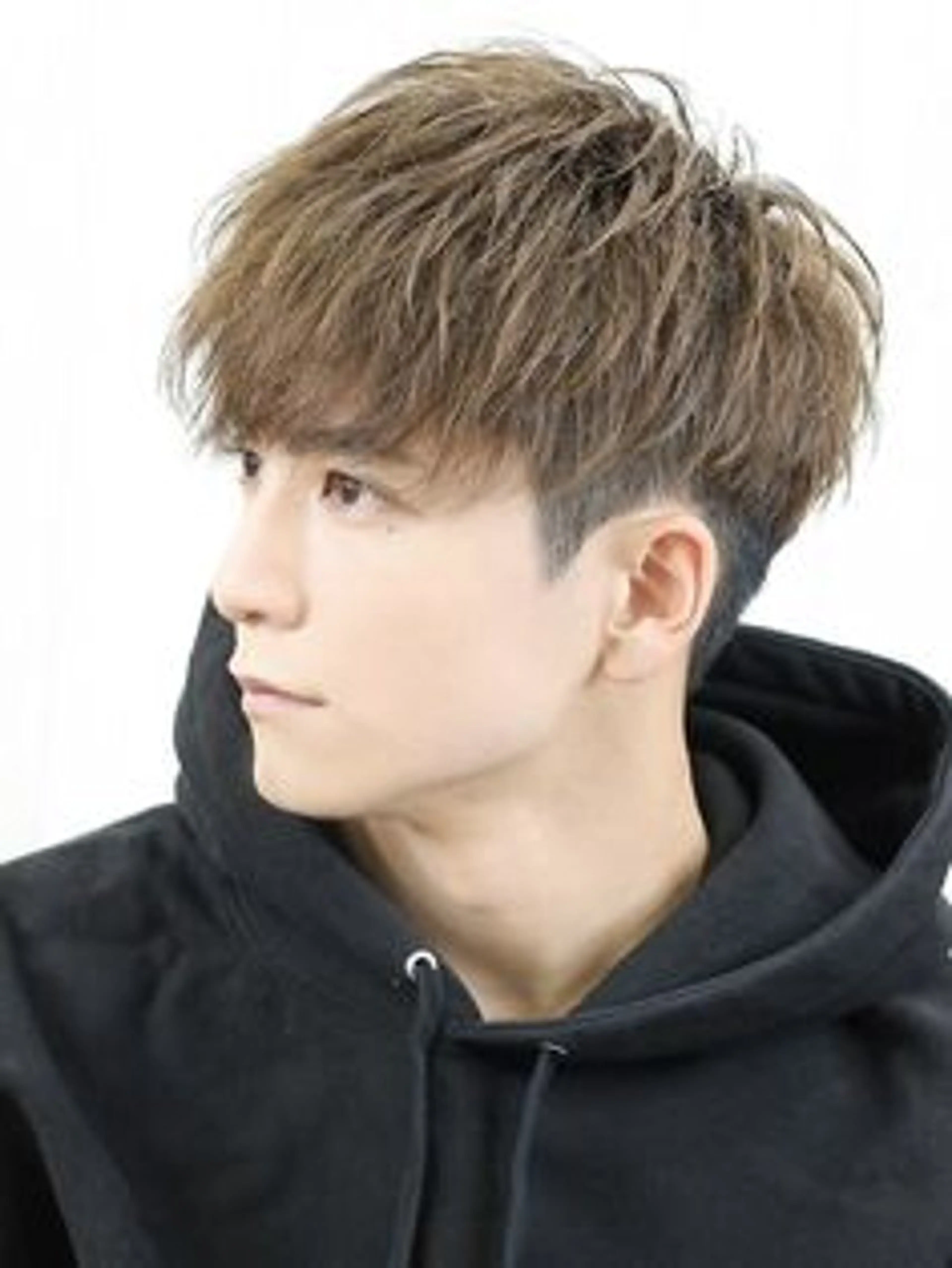 ショート クボ タのヘアスタイル