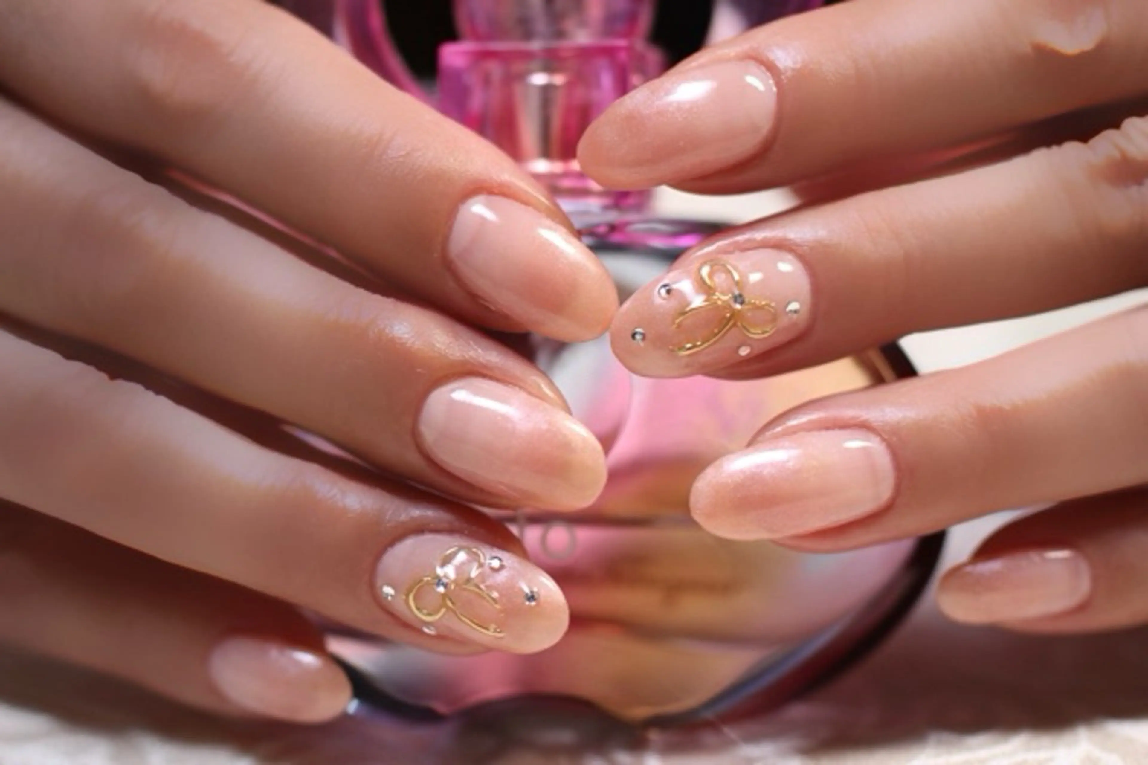 ネイル アートネイル ジェルネイル リボン ママリンド　志村坂上店所属・しみ えんのネイルデザイン