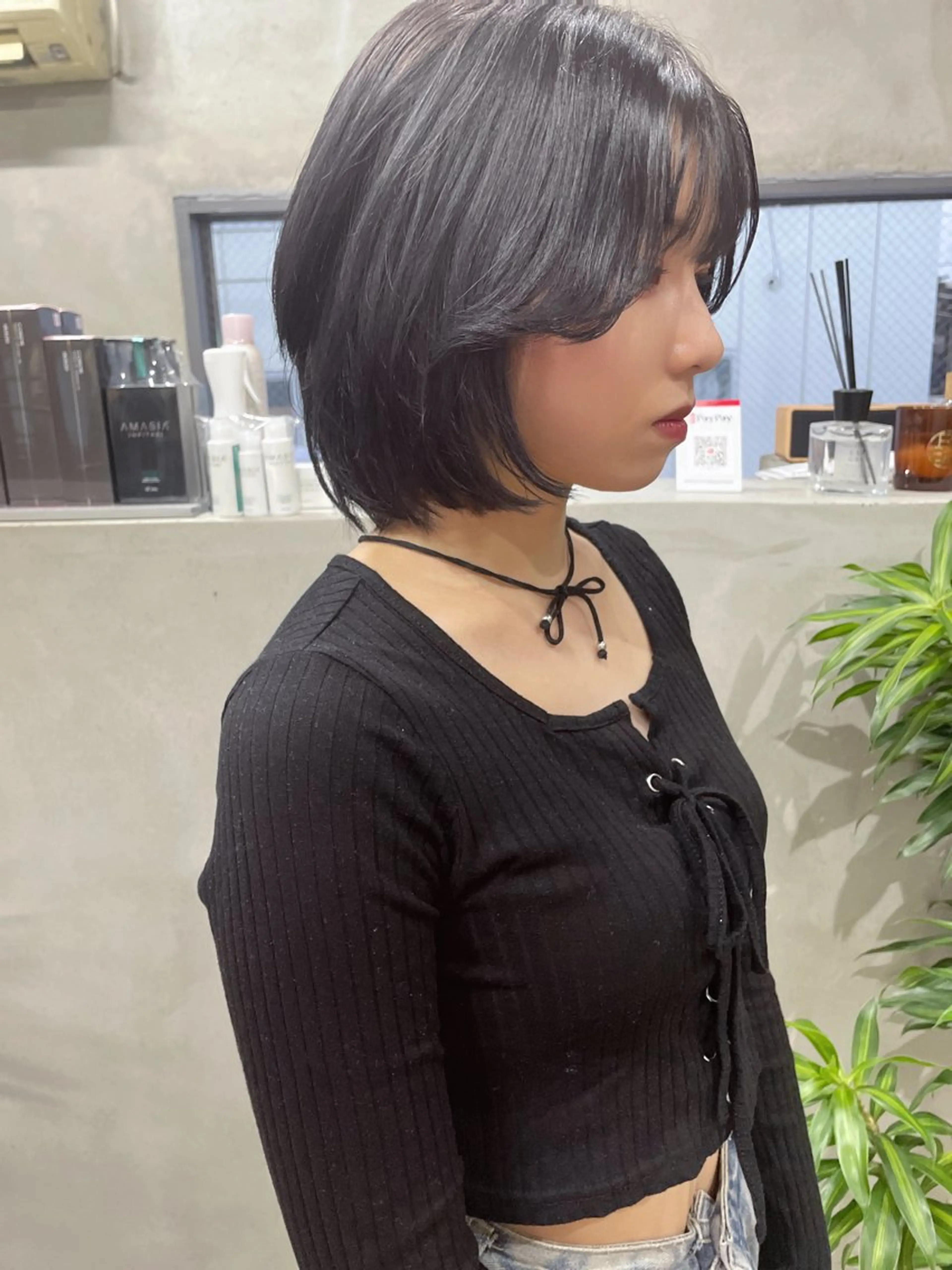 ショート カラー ボブ AIRI layer cut hairのヘアスタイル