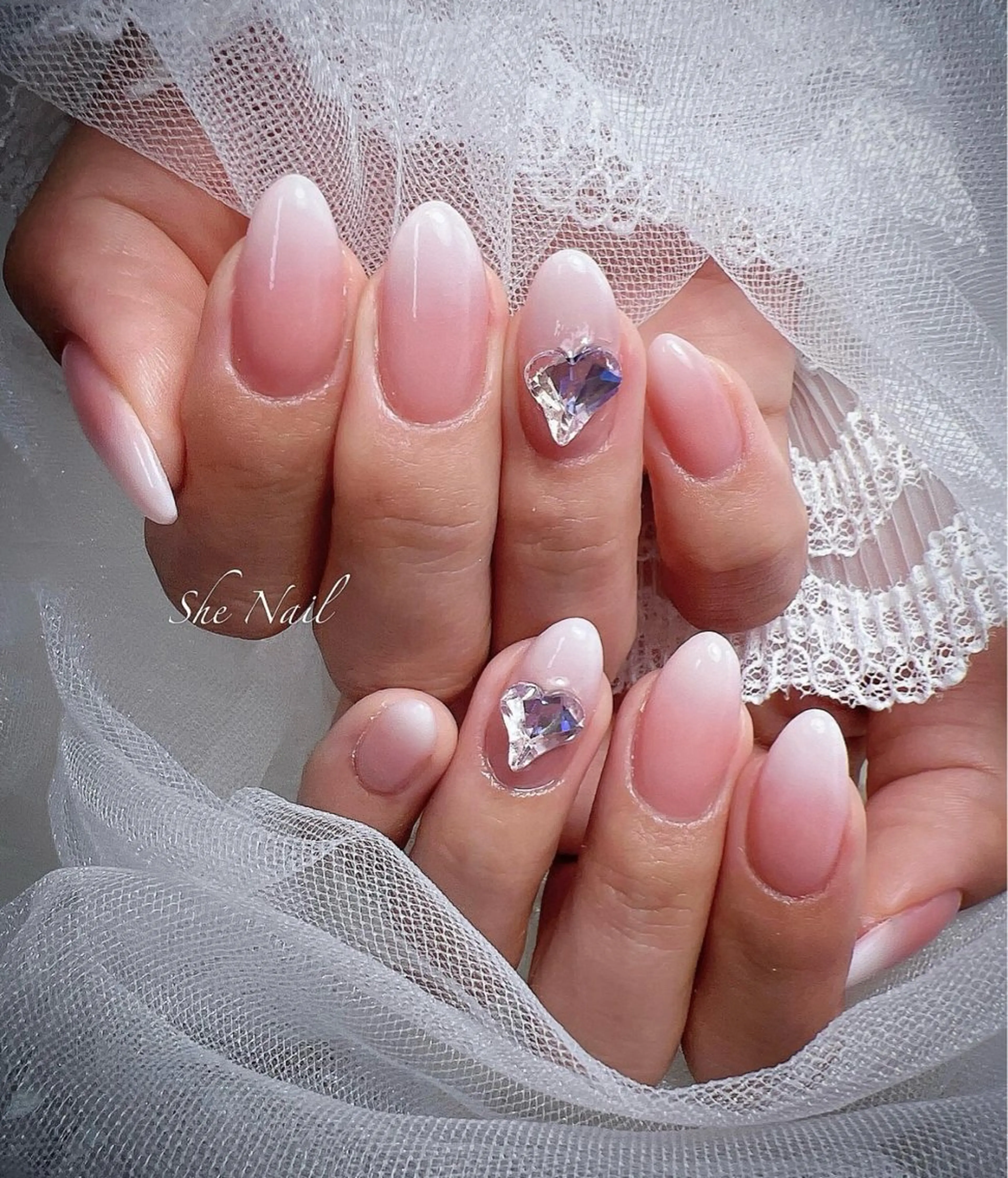 ネイル チークネイル 長さ出し フレンチネイル ガラスフレンチ グラデーション ハンドネイル ISA_ BELLAのネイルデザイン