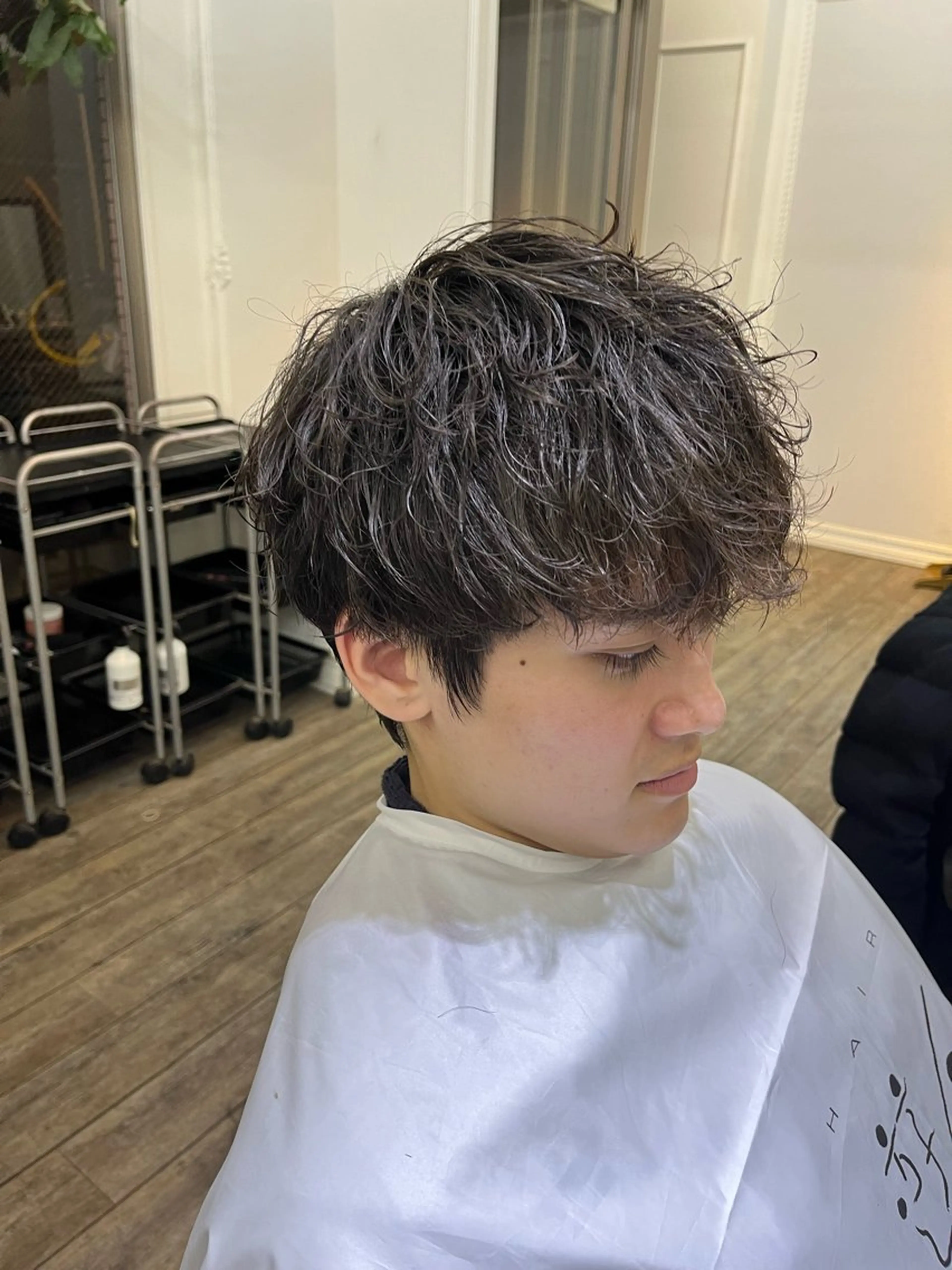 ショート パーマ メンズ 逢坂 智也のヘアスタイル